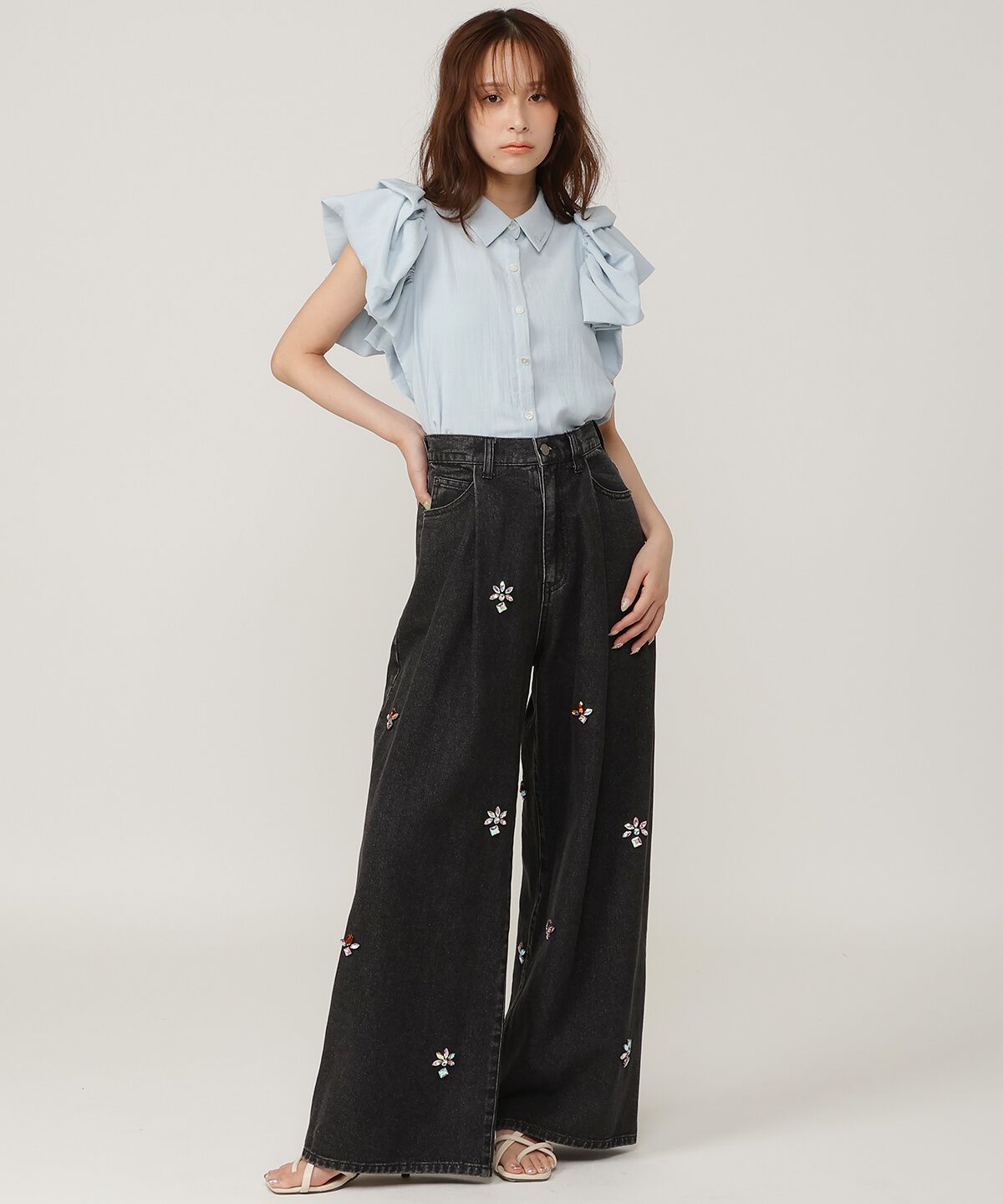アンドクチュール「ビジュータックデニムパンツ」|デニム|ブラック