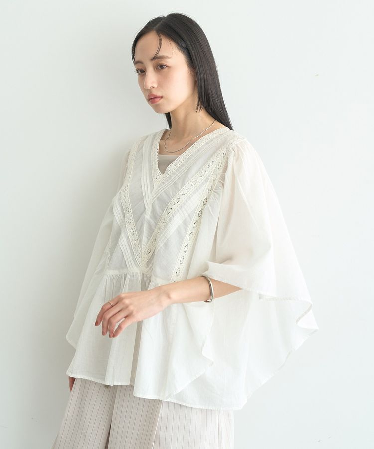 earth music&ecology「【WEB・一部店舗限定】レース&ピンタックポンチョ」|シャツ・ブラウス|
