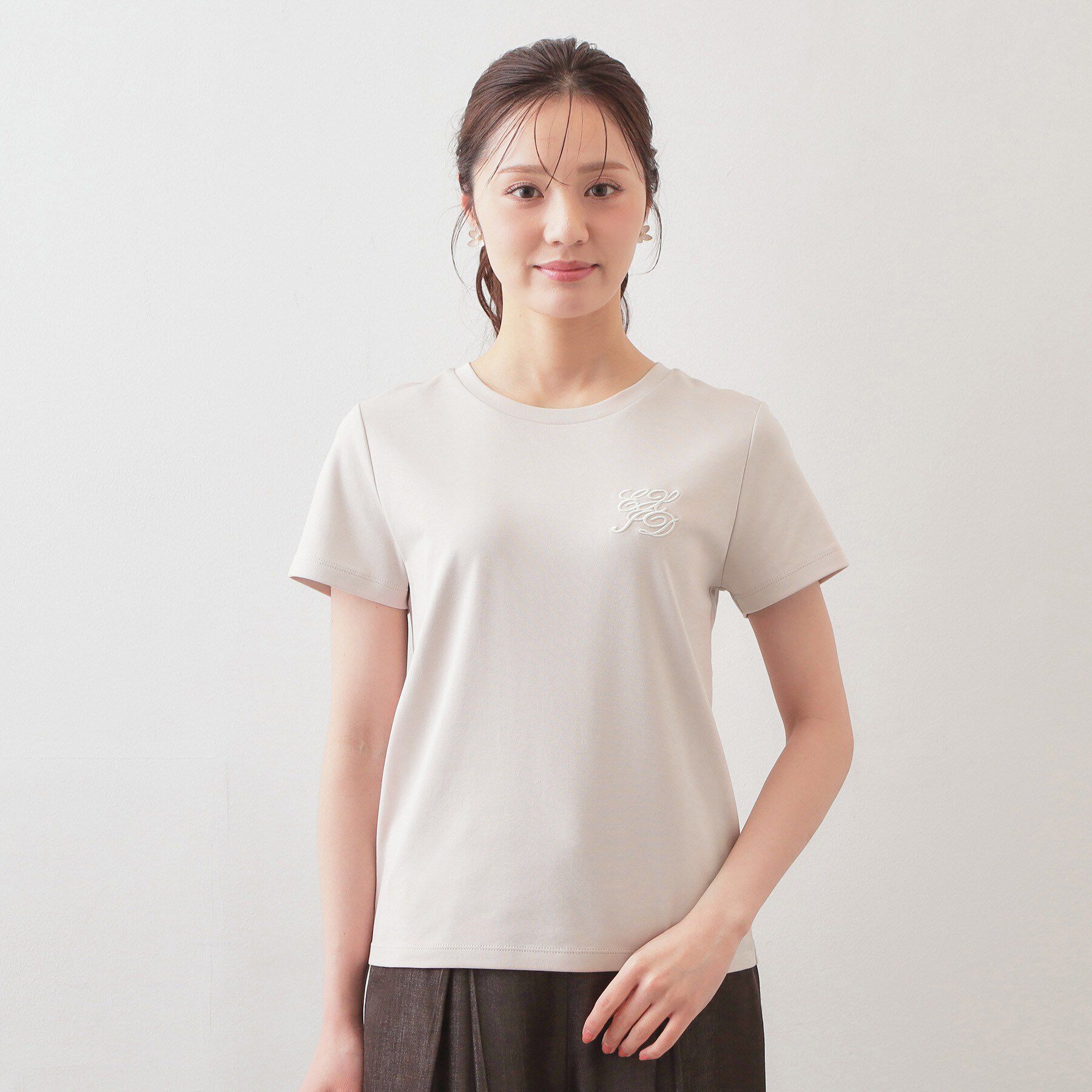 index「【接触冷感】エンブレムロゴ刺繍Tシャツ《UVケア／洗濯機OK》」|Tシャツ・カットソー|