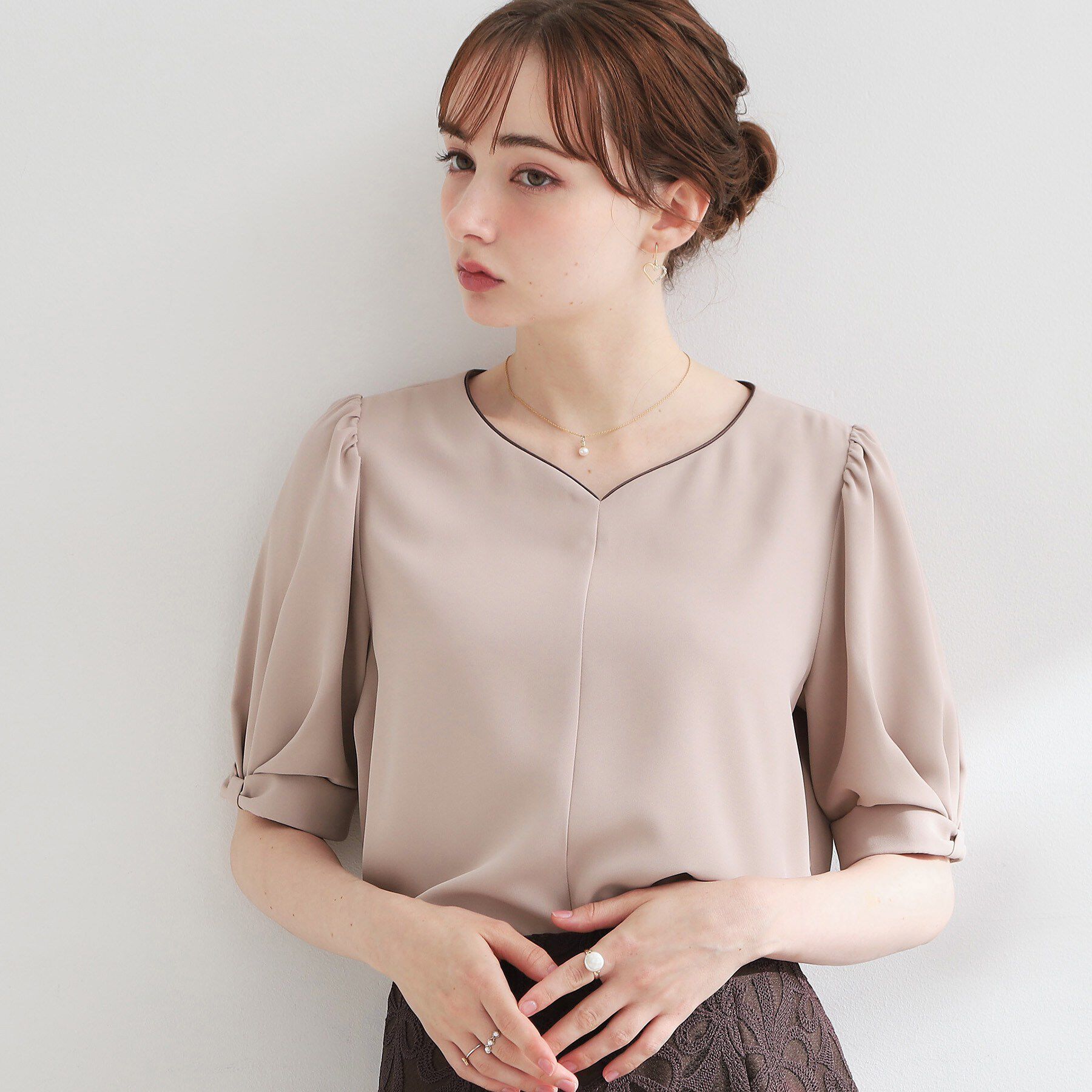 Couture broach「【洗える】袖リボンデザイン ハートネック ブラウス」|シャツ・ブラウス|