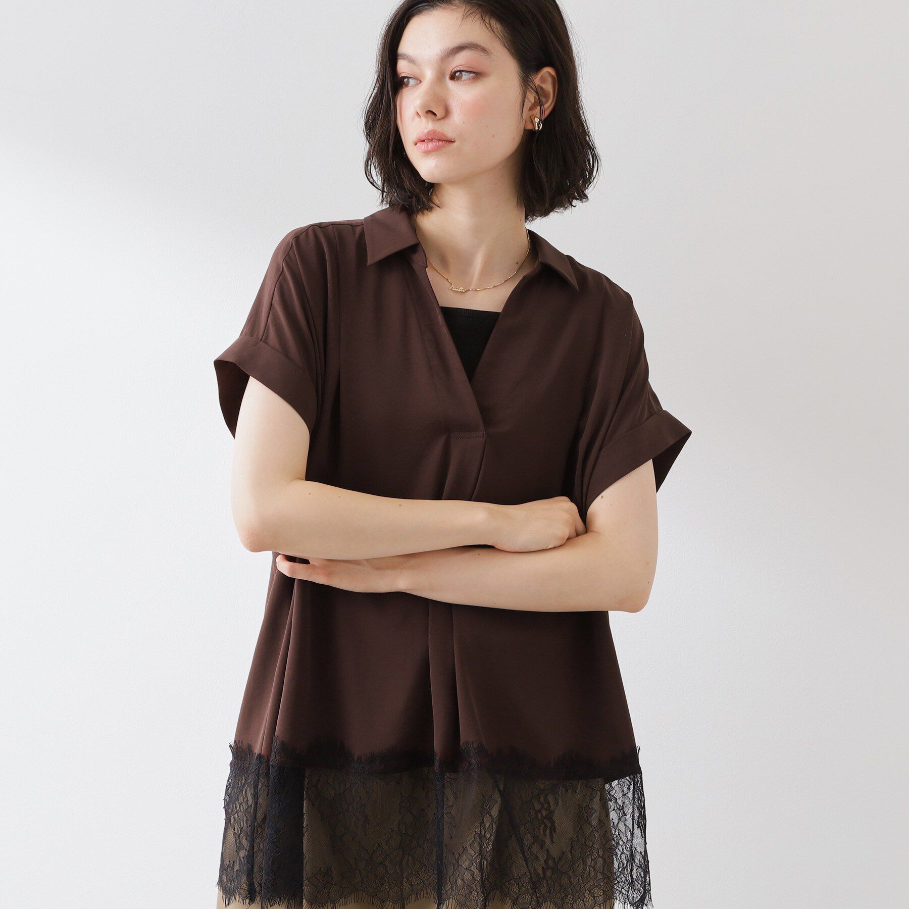 THE SHOP TK「【ひんやり/体型カバー】裾レース切り替え スキッパーシャツ」|シャツ・ブラウス|ブラウン(043)