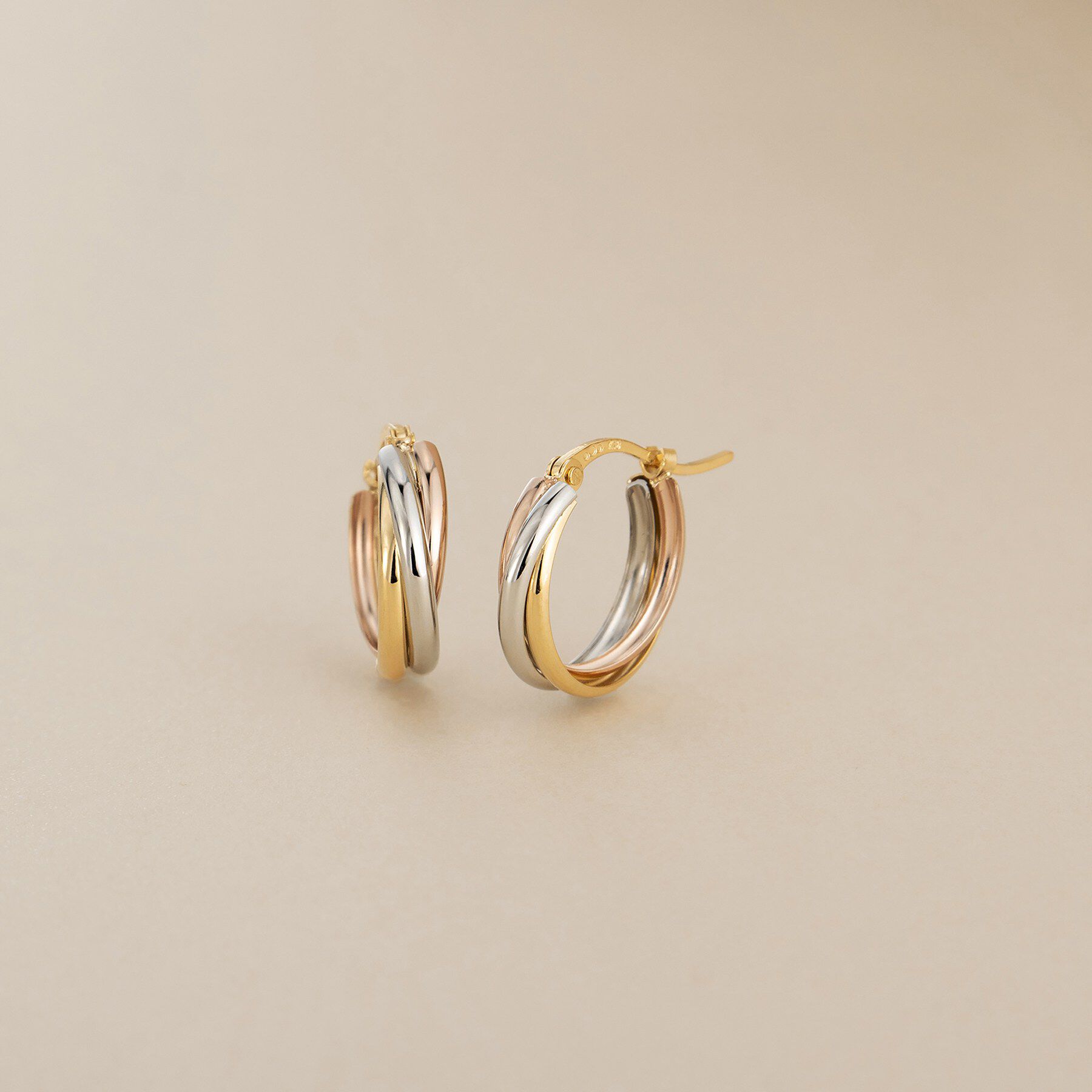 COCOSHNIK「K18&times;プラチナ トリニティー フープピアス（YG&times;PG）」|ピアス|