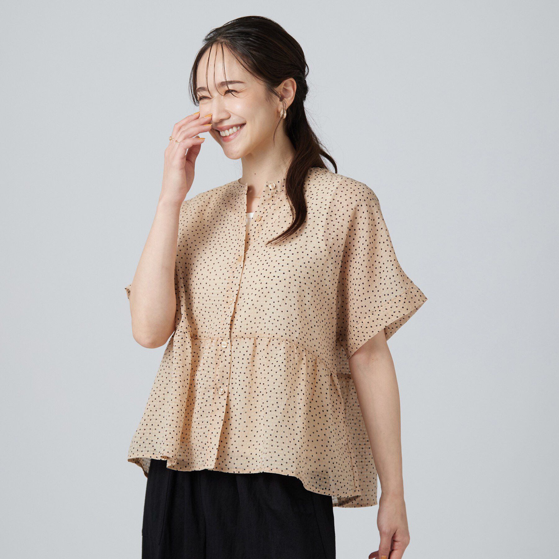 SHOO･LA･RUE「【体型カバー/洗濯機可】二の腕とお腹周りが隠せる シアーペプラムブラウス」|シャツ・ブラウス|