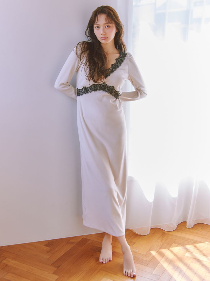 SNIDEL HOME「【イフミック(R)】シルキーフリースカップインワンピース」|ルームウェア|IVR