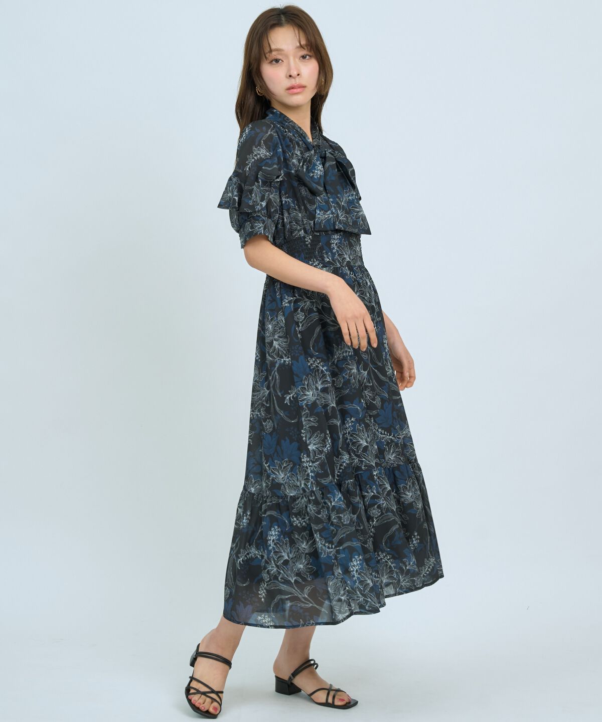 アンドクチュール「ラインフラワーハーフスリーブワンピース」|ワンピース|