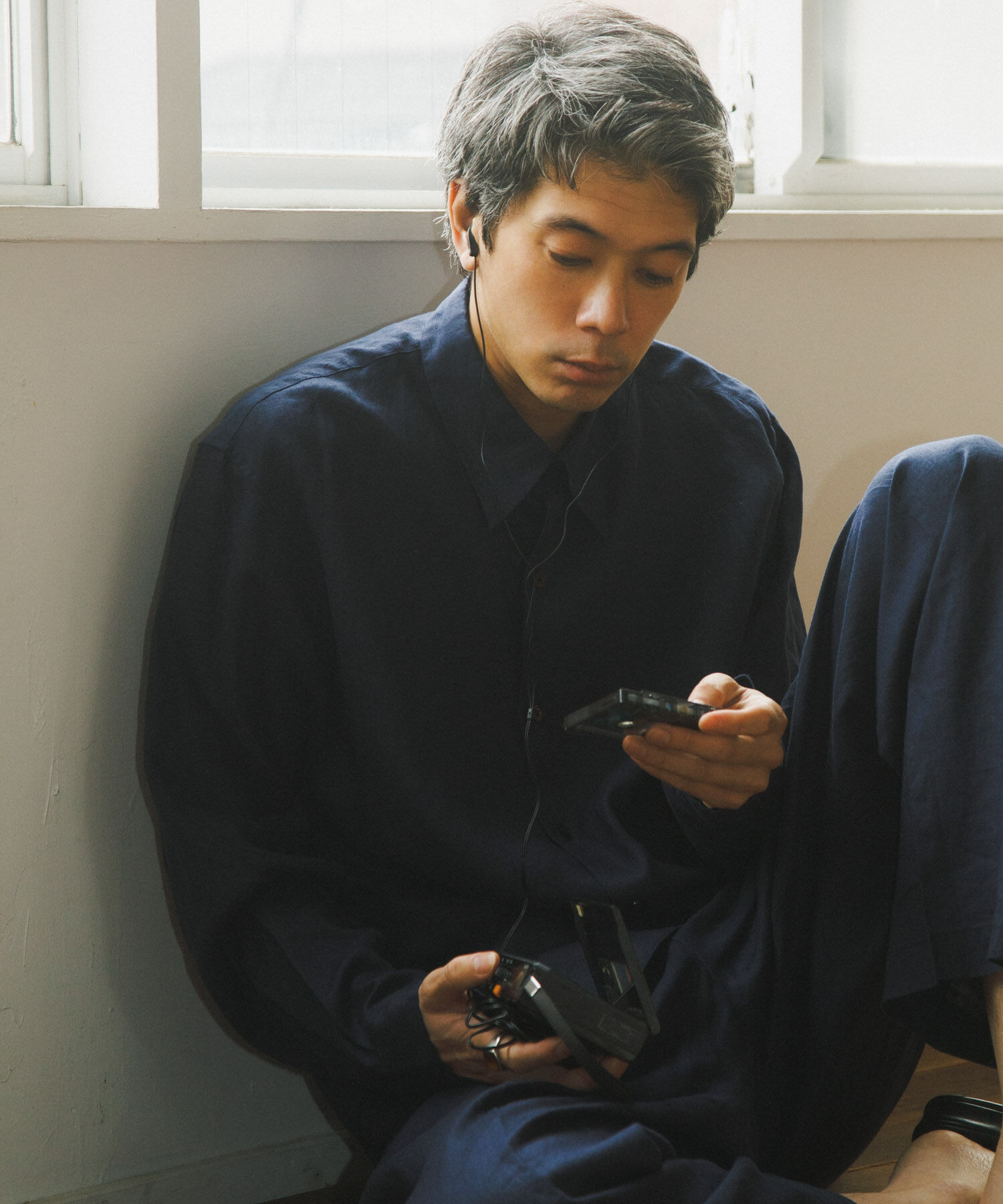 URBAN RESEARCH「LINEN REGULAR SHIRTS」|シャツ・ブラウス|ネイビー