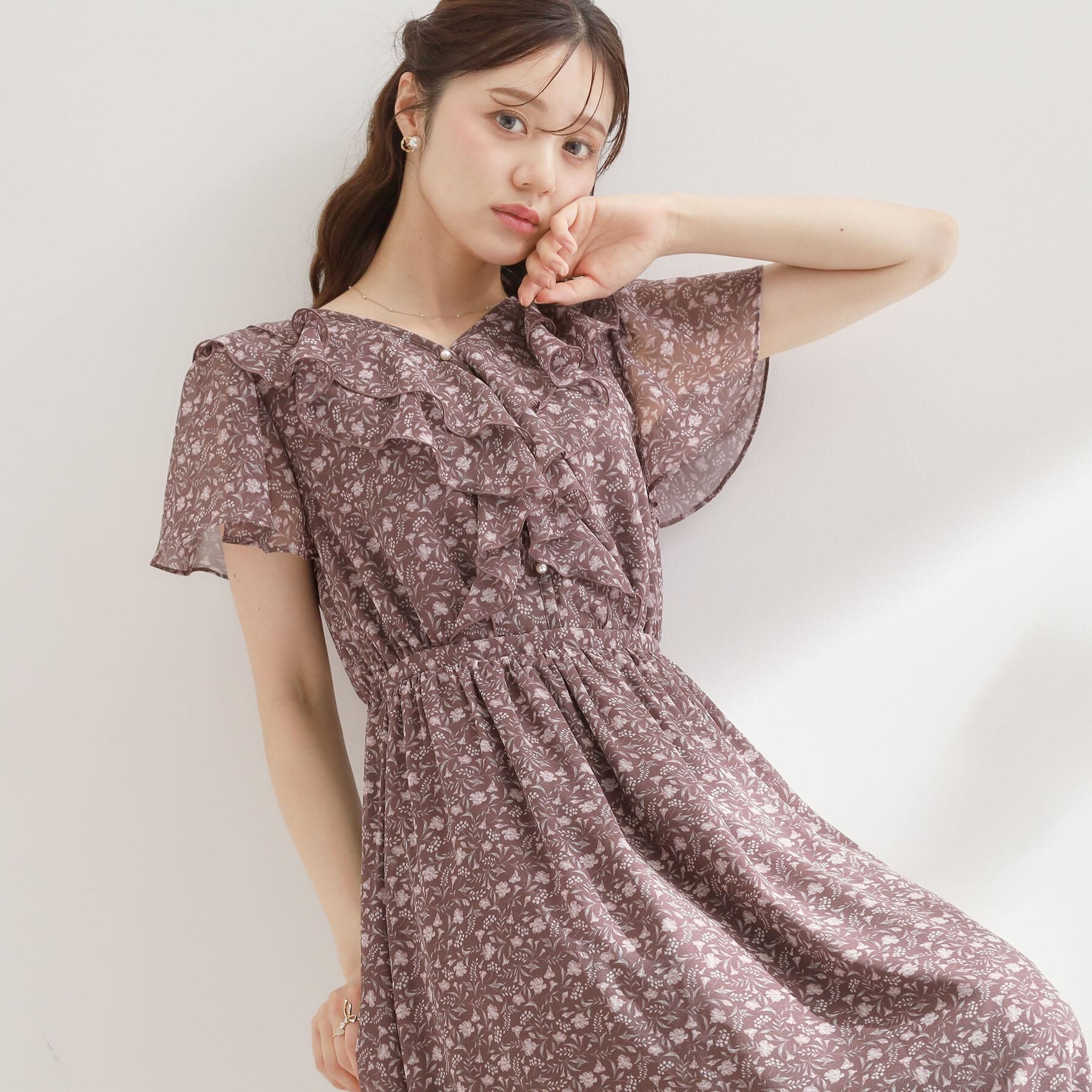 Couture broach「【洗える】花柄 フリル ワンピース」|ワンピース|ブラウン(143)