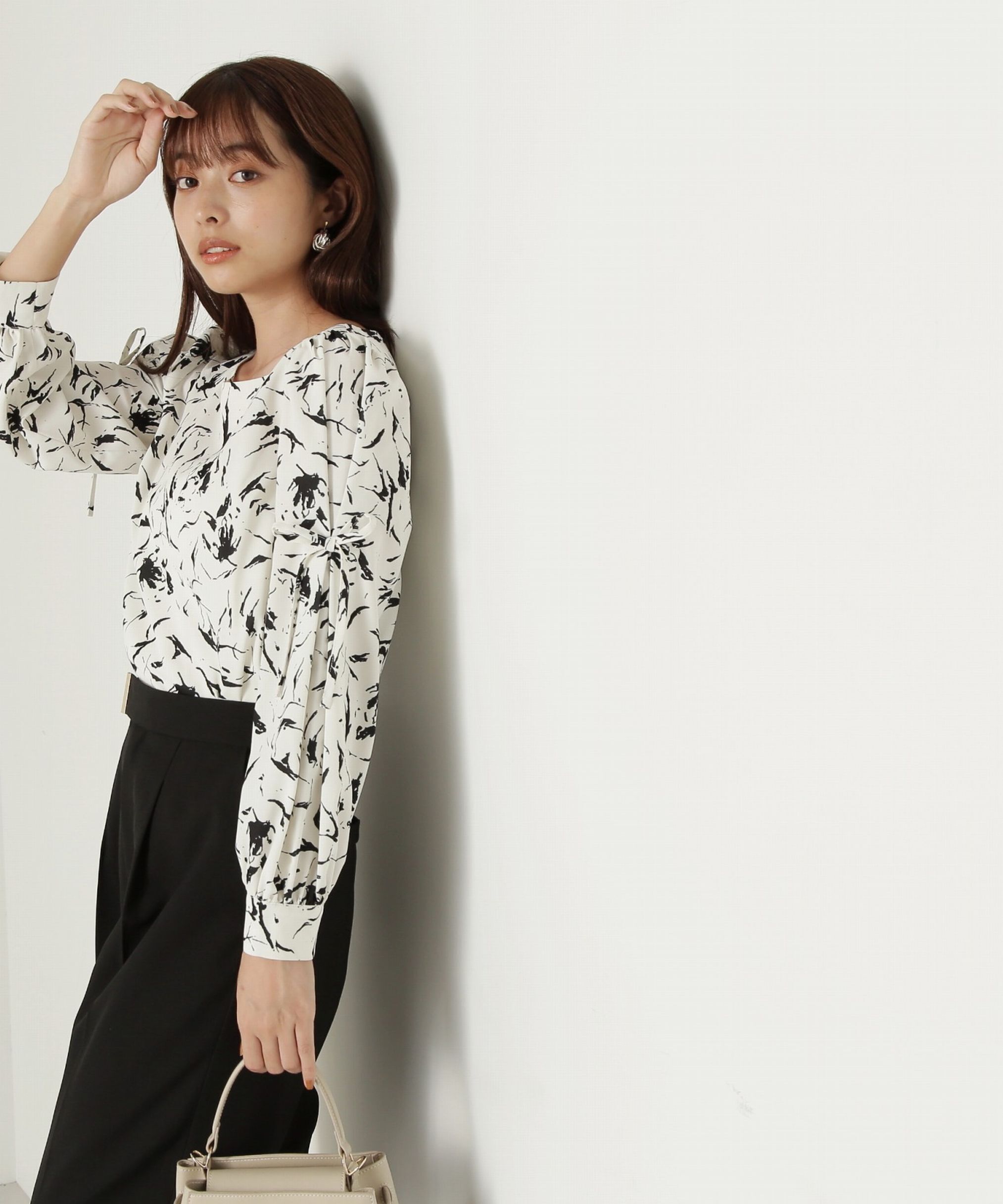 PROPORTION BODY DRESSING「タックリボンスリーブブラウス24AW」|シャツ・ブラウス|エクリュ1