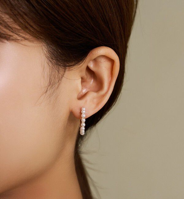 TOMORROWLAND GOODS「【別注】januka  パールフープ スモールピアス」|ピアス|