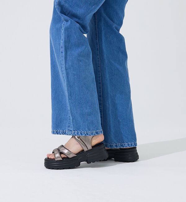 AU BANNISTER「【販売店舗限定】パフィクッションサンダル」|サンダル|