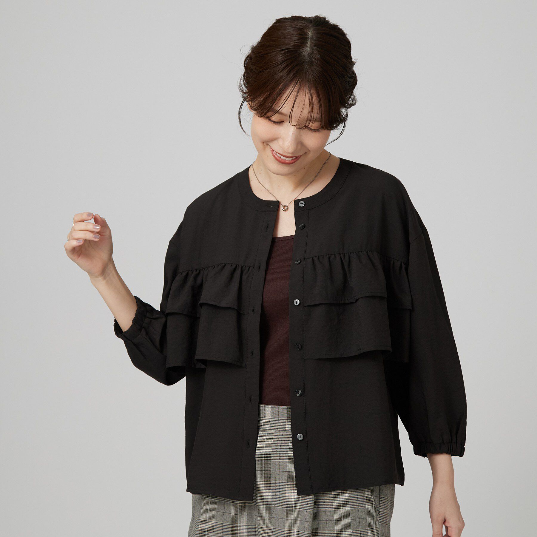SHOO･LA･RUE「【S-LL/洗濯機可】1枚で華やか フロントティアードブラウス」|シャツ・ブラウス|