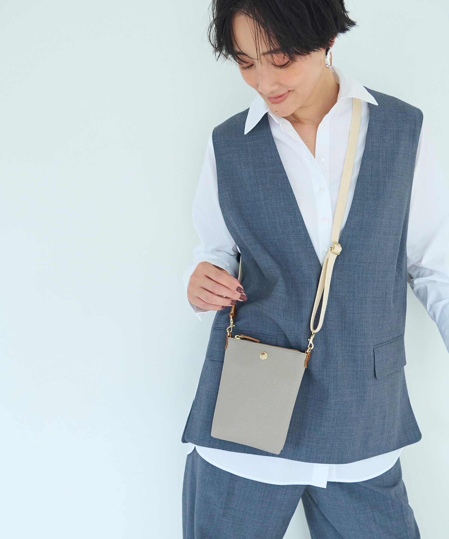 TOPKAPI BREATH「 SCOTCH GRAIN スコッチグレイン ネオレザー サコッシュ スマホ ショルダーバッグ【VERY 掲載】」|ショルダー・メッセンジャー|ライトグレー