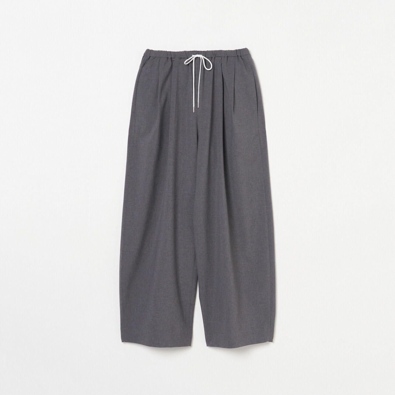 HELIOPOLE「HELIOPOLE BARREL LEG TUCK PANTS」|チノ|ミディアムグレー