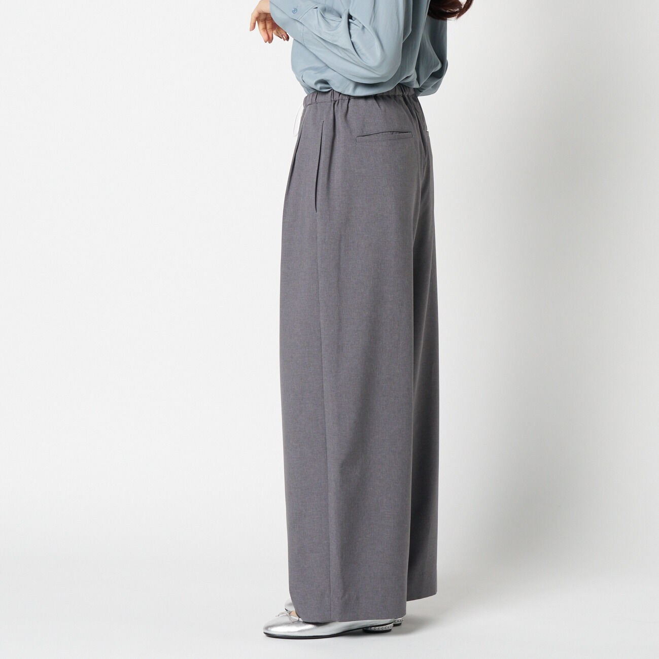 HELIOPOLE「HELIOPOLE BARREL LEG TUCK PANTS」|チノ|