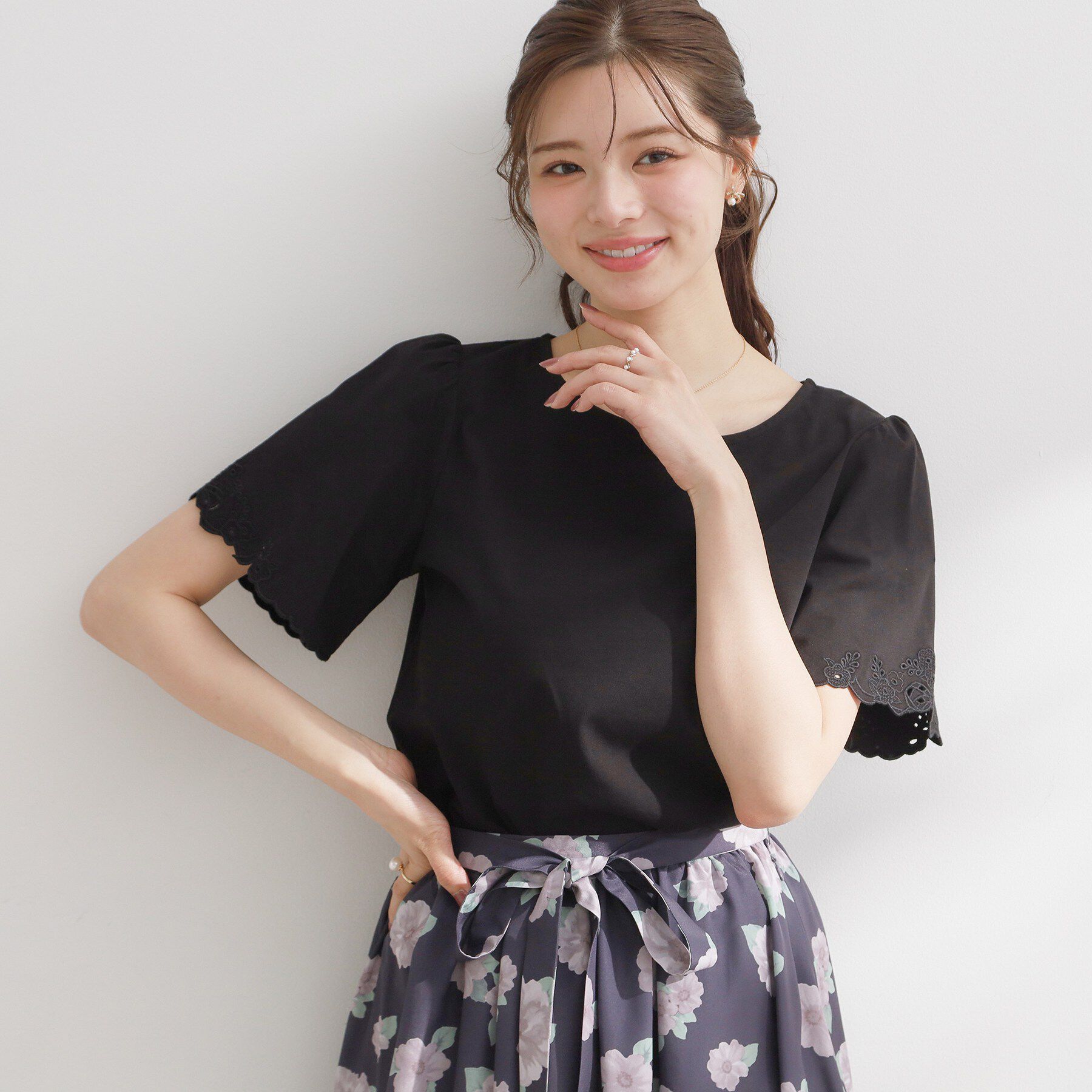 Couture broach「【接触冷感・UVカット・洗える】袖刺繍カットソー」|Tシャツ・カットソー|ブラック(019)