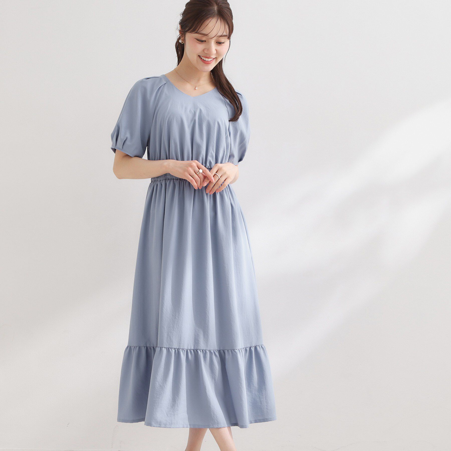 Couture broach「【体型カバー・洗濯機可】ウエストシャーリング Vネックワンピース」|ワンピース|