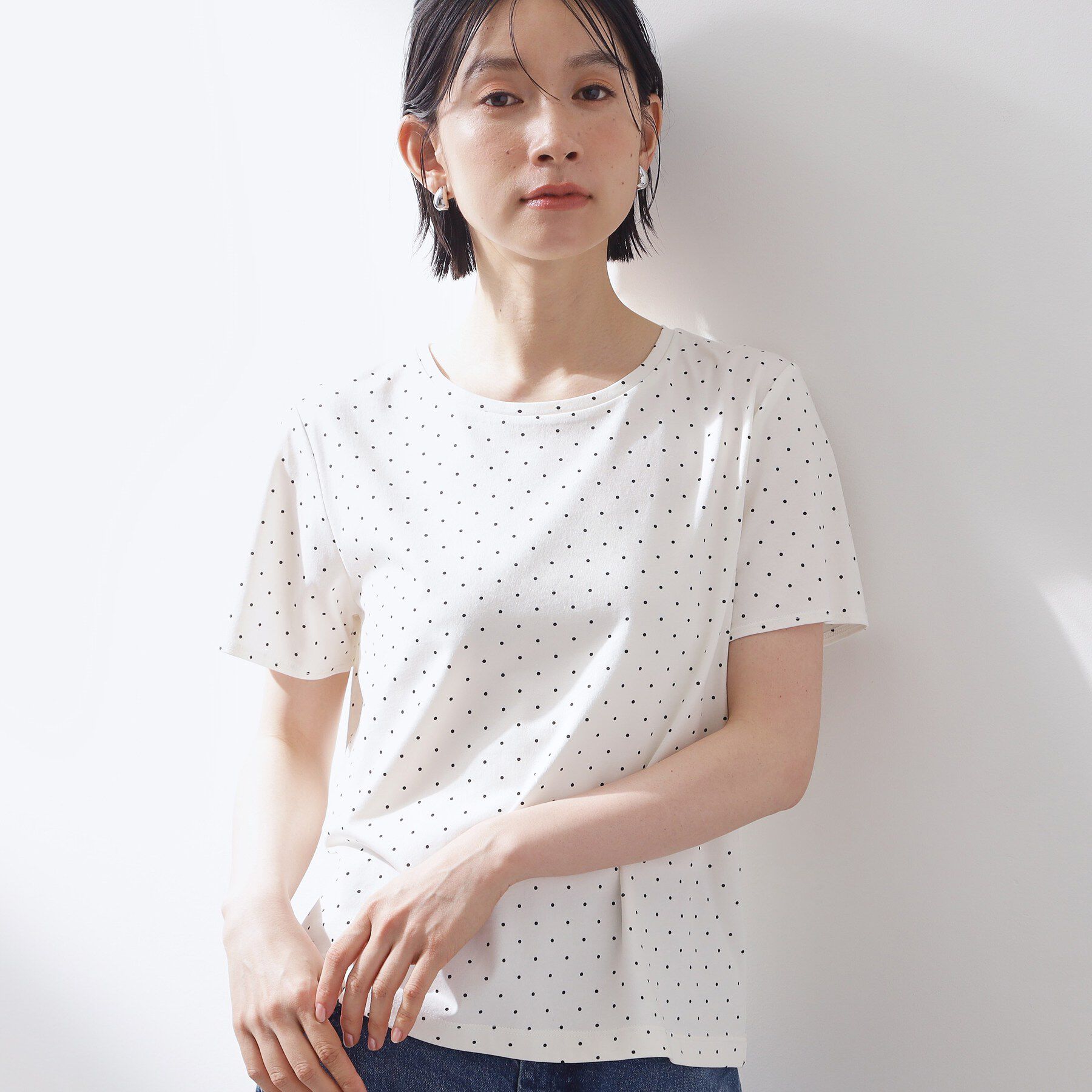 THE SHOP TK「大人にちょうどいい チャーム付きドット柄Tシャツ」|Tシャツ・カットソー|アイボリー(104)