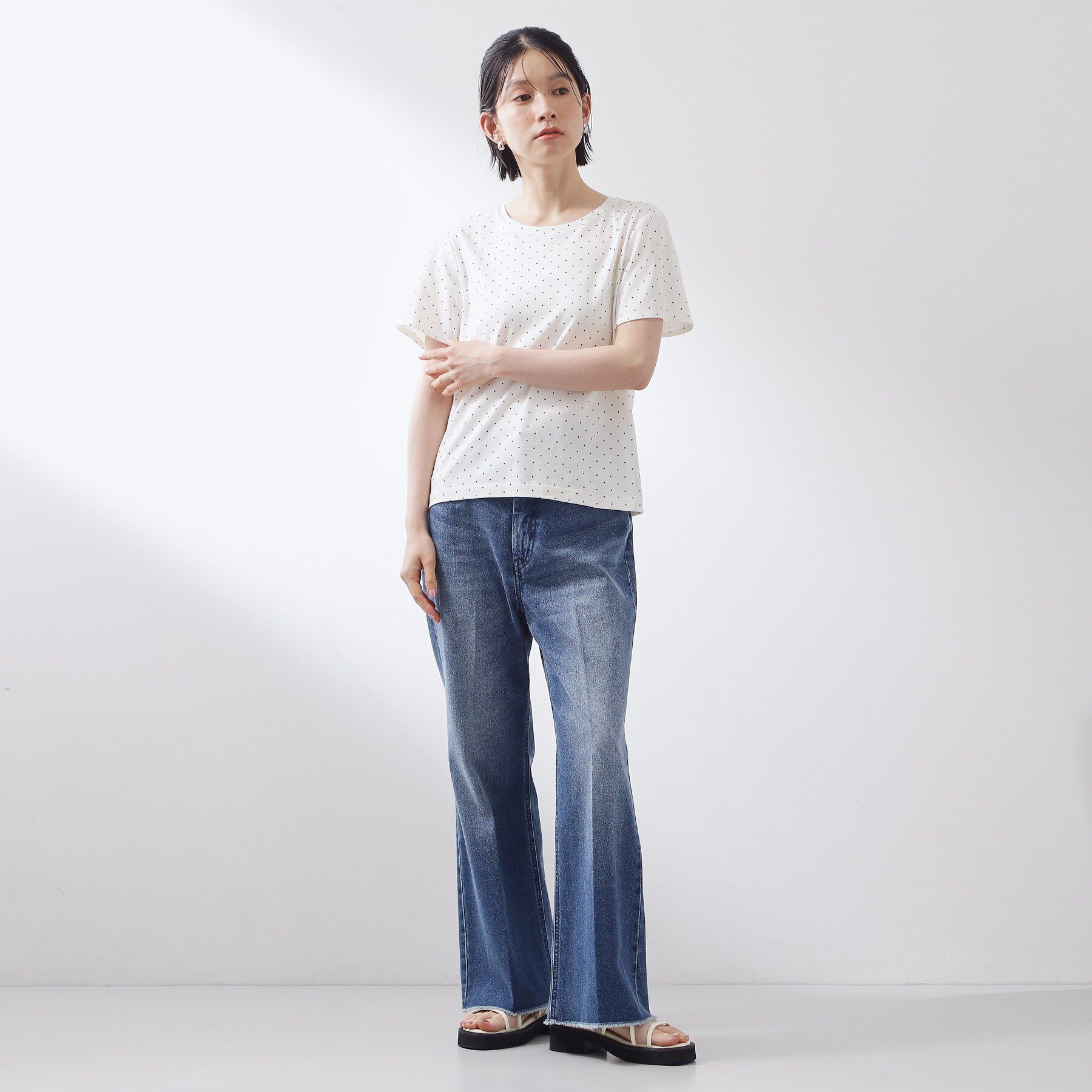 THE SHOP TK「大人にちょうどいい チャーム付きドット柄Tシャツ」|Tシャツ・カットソー|