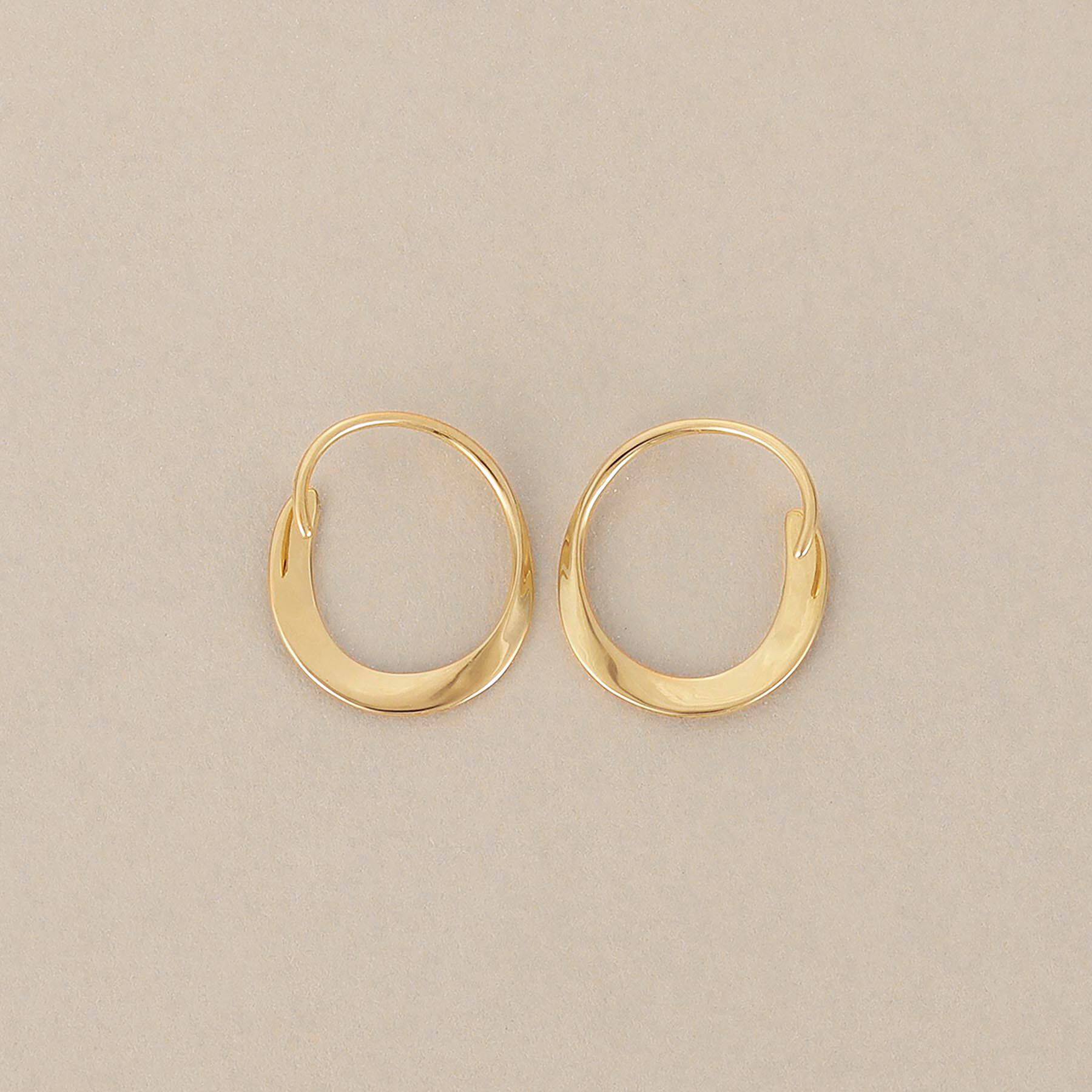 COCOSHNIK「K10ひねり フープピアス」|ピアス|