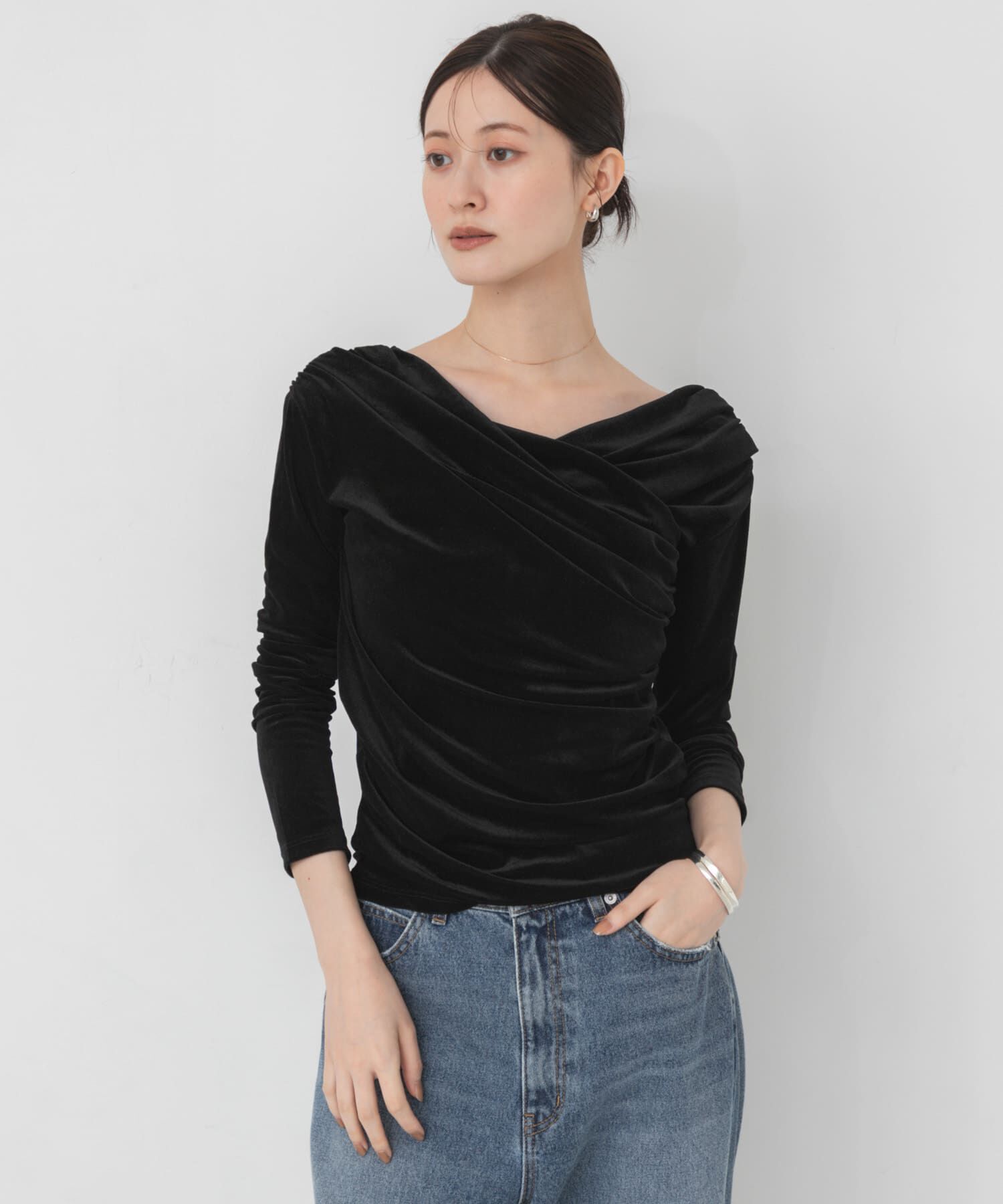 URBAN RESEARCH「ベロアオフショルドレープカットソー」|Tシャツ・カットソー|ブラック