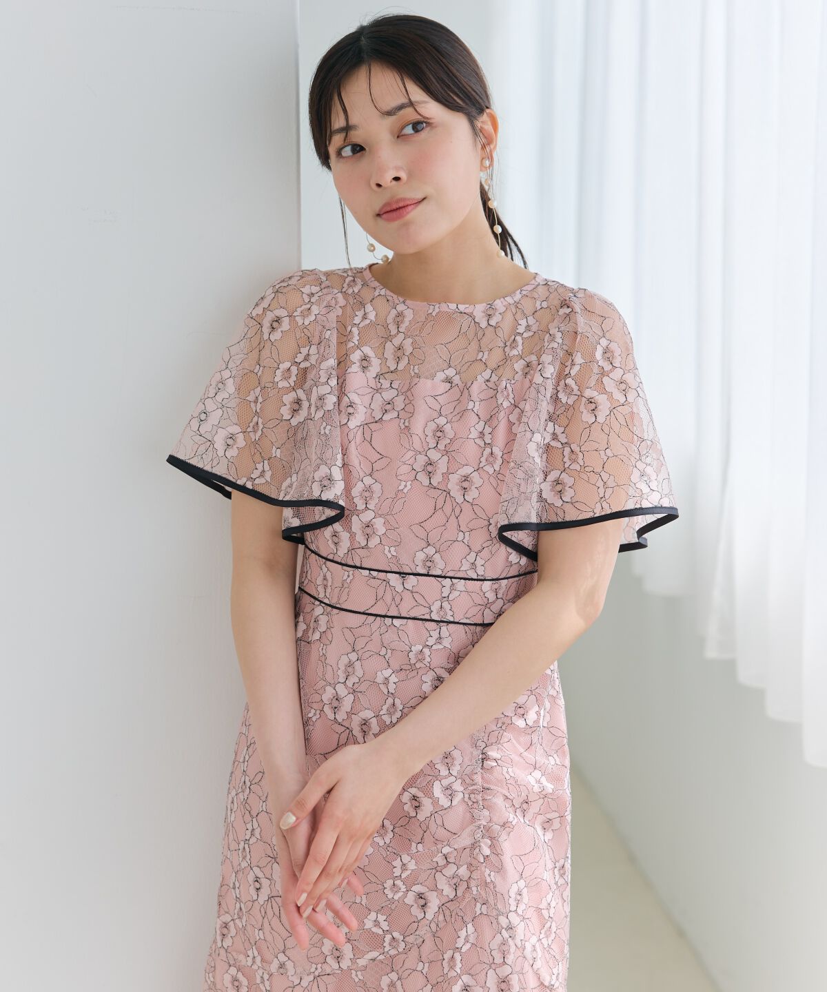 アンドクチュール「アシメギャザーパイピングレースドレス」|ドレス|