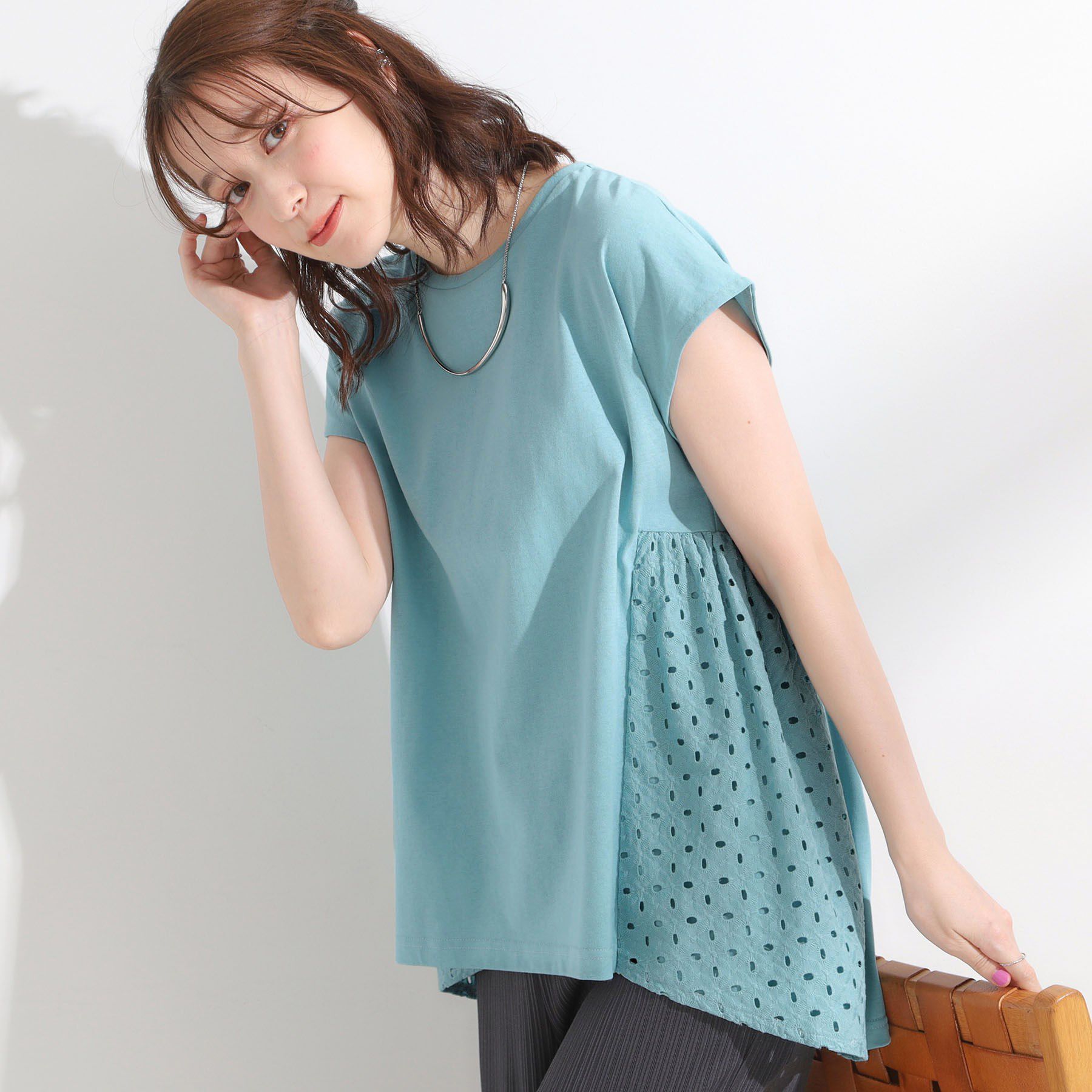 SHOO･LA･RUE「【S-LL/体型カバー】インせずサマ見え レースドッキングトップス」|Tシャツ・カットソー|ミントグリーン(02