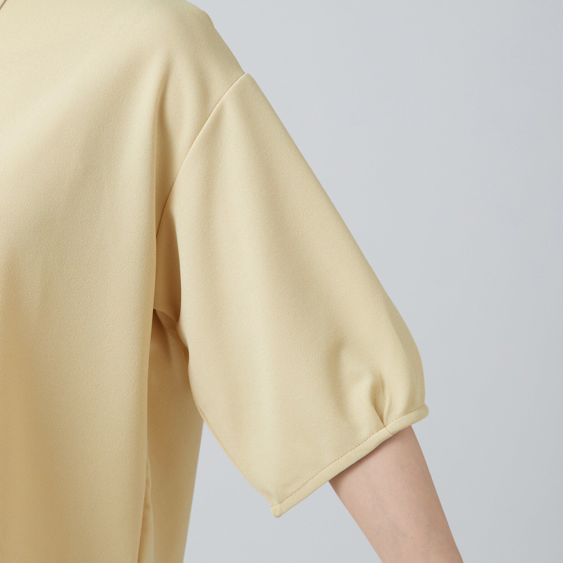 SHOO･LA･RUE「【2点セット/洗濯機可/S-LL】インせず着られる ネックレス付き 5分袖Ｔシャツ」|Tシャツ・カットソー|