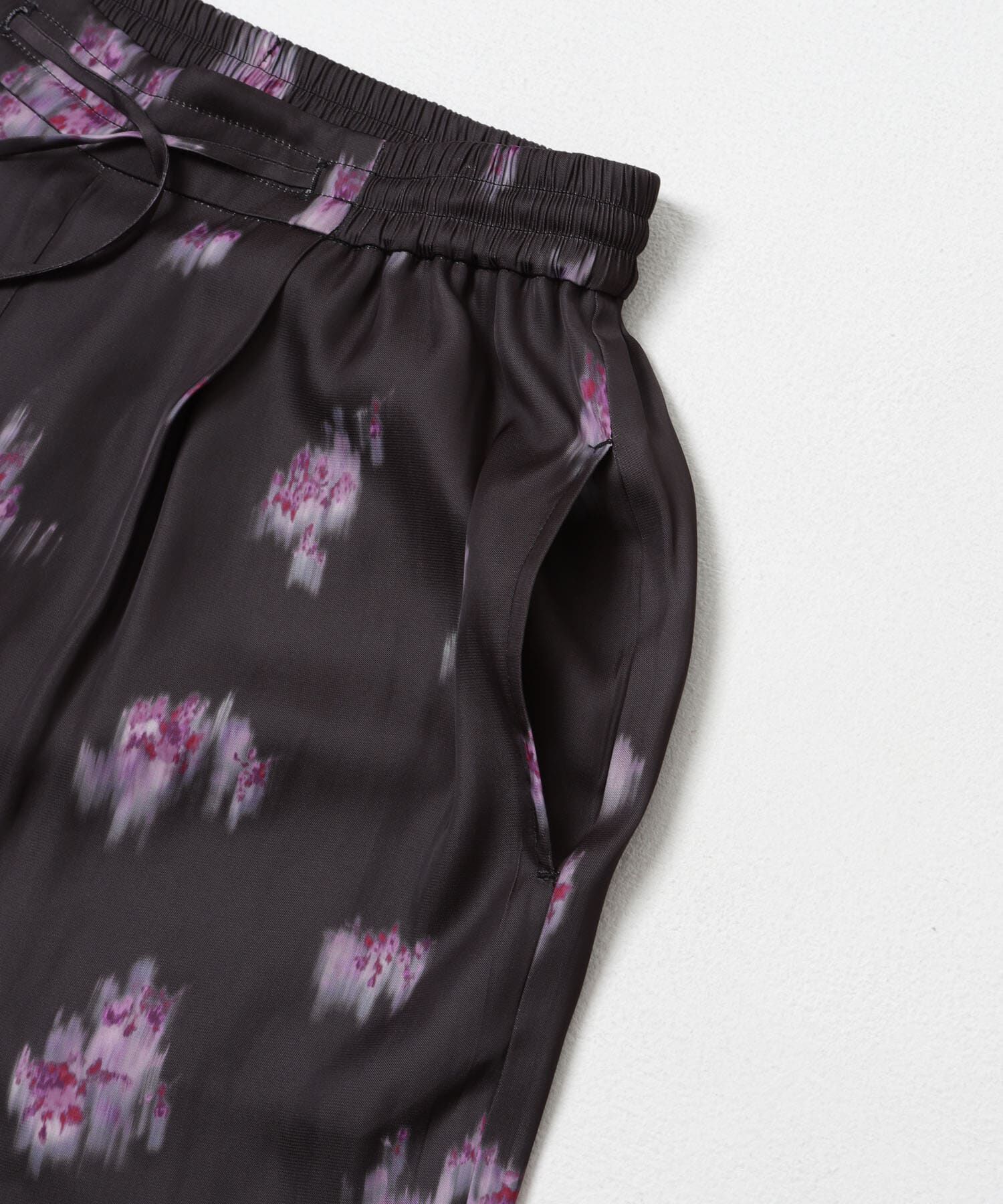 URBAN RESEARCH ROSSO「ダークプリントイージーワイドパンツ」|その他|