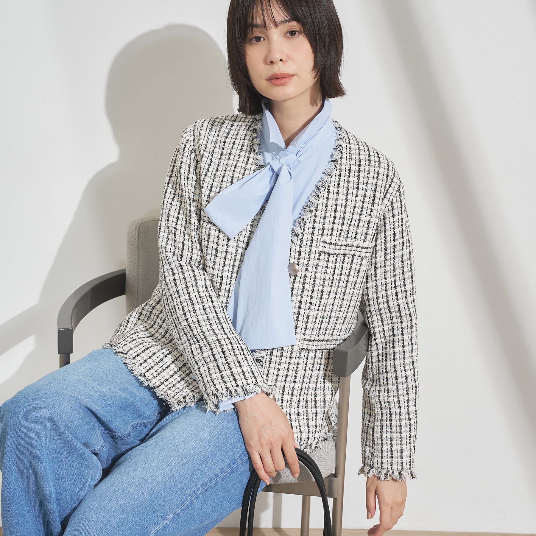 INDIVI「【華やか／着回し力◎】上品ツイードVネックジャケット」|ノーカラージャケット|オフホワイト(403