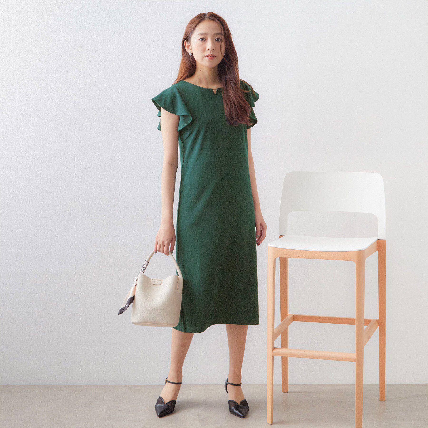 index「【接触冷感／吸水速乾】キーネックフレアスリーブワンピース《UV／洗濯機OK／ストレッチ》」|ワンピース|