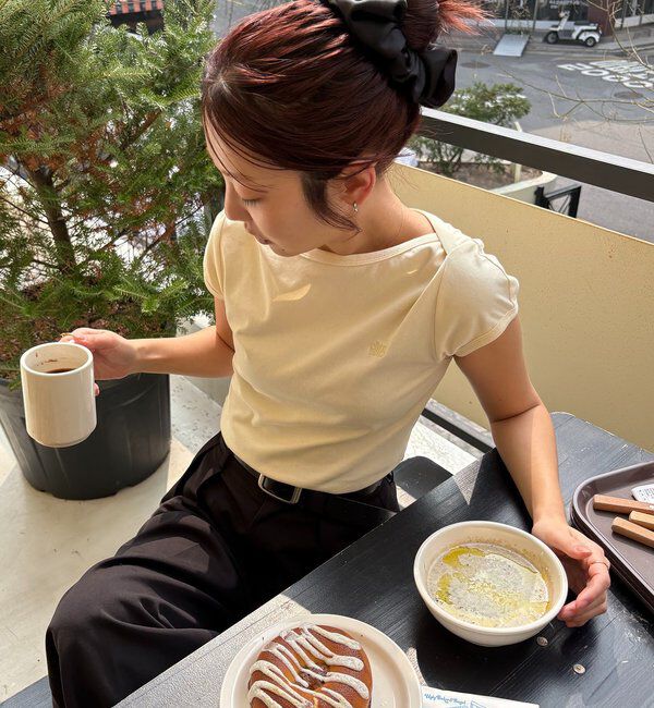  「【Tシャツが苦手な方にも◎】1ポイントボートネックTシャツ」|Tシャツ・カットソー|