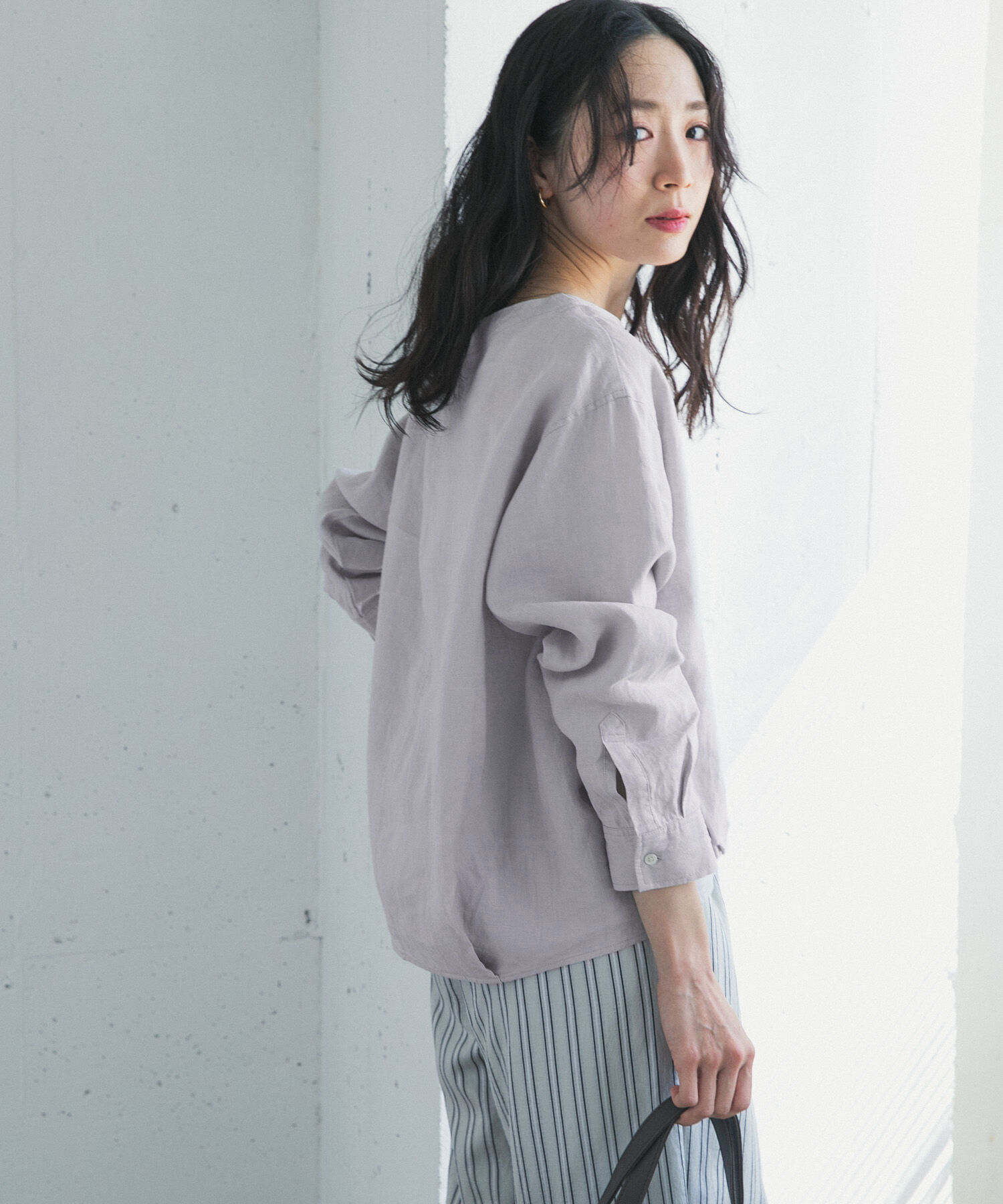 URBAN RESEARCH DOORS「リネンフロントギャザープルオーバー」|シャツ・ブラウス|