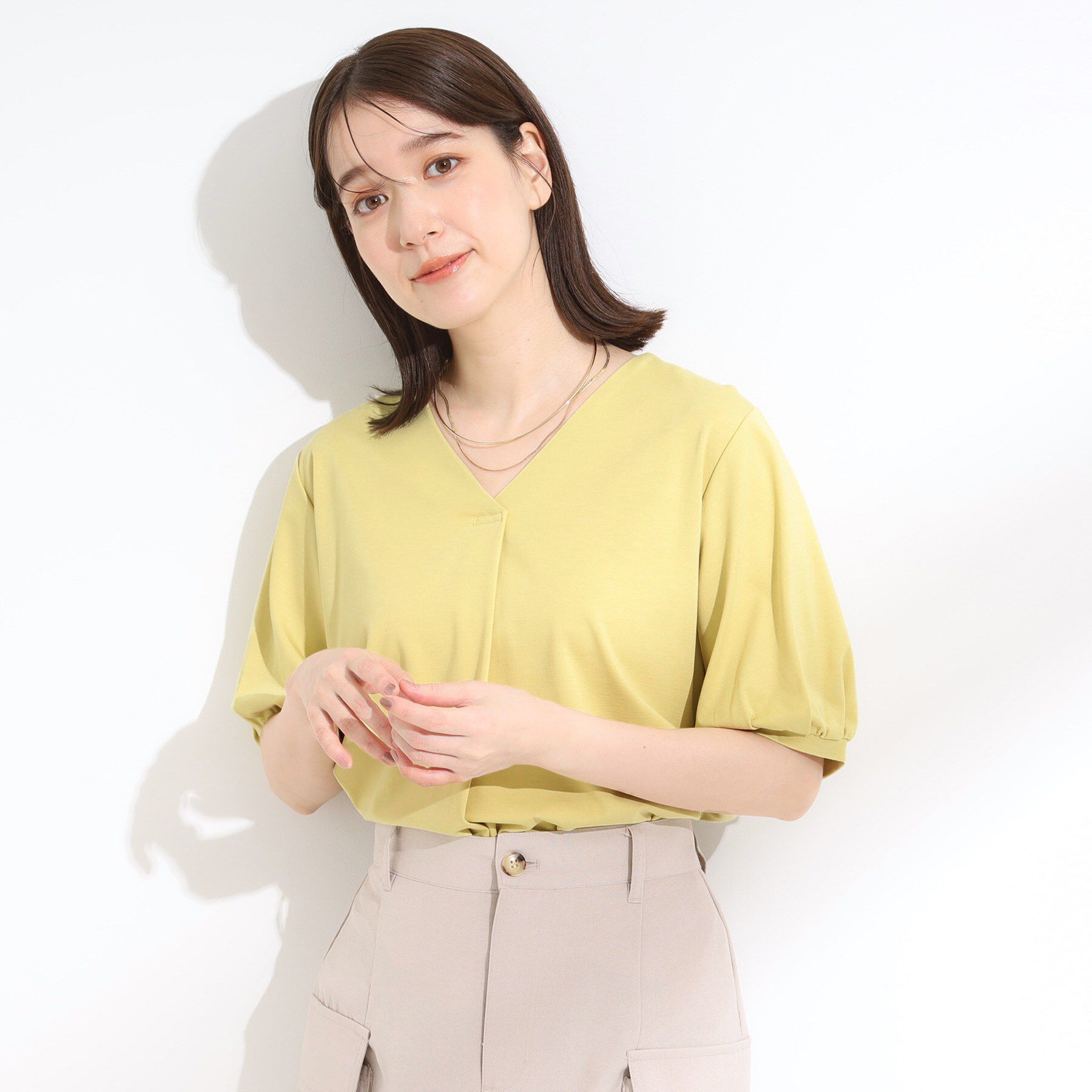 SHOO･LA･RUE「【S-LL/ひんやり/UV】スキッパーネックで女性らしい きれい見えトップス」|Tシャツ・カットソー|