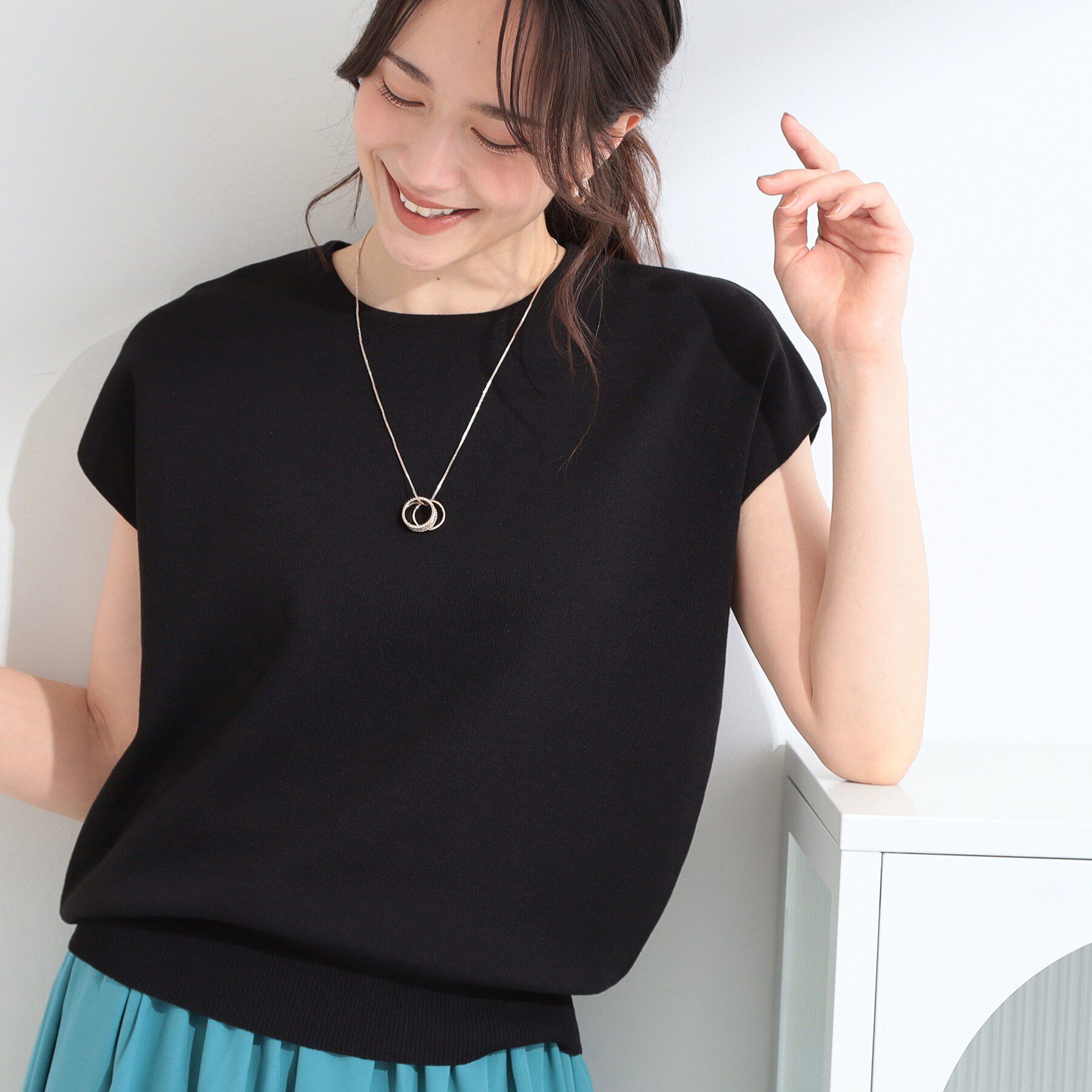SHOO･LA･RUE「【ひんやり/洗濯機可/S-LL】インせず着られる 大人シンプルサマーニット」|ニット・セーター|ブラック(019)