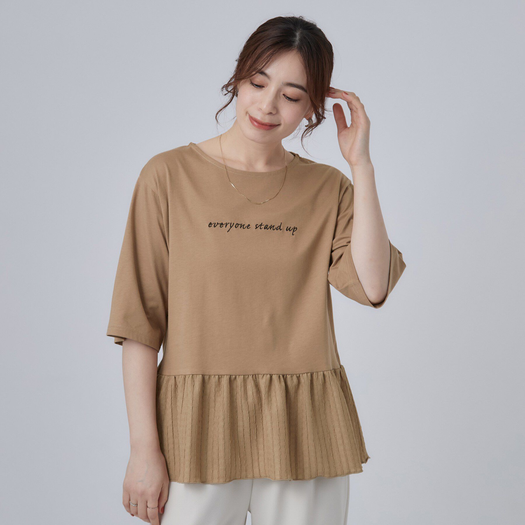 SHOO･LA･RUE「【S-LL】自然に体型カバー 裾切替 ペプラム刺繍Tシャツ」|Tシャツ・カットソー|