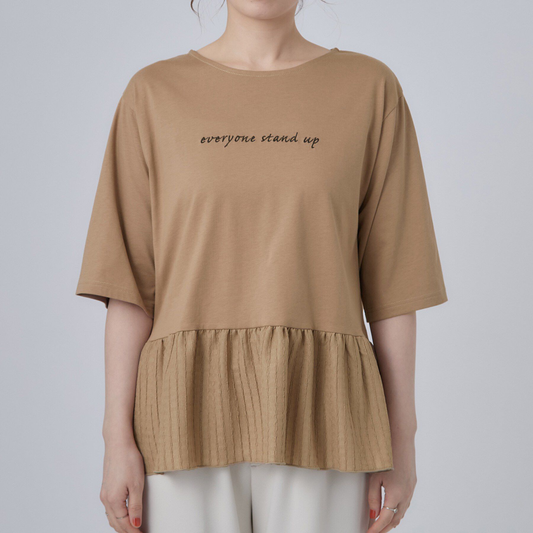 SHOO･LA･RUE「【S-LL】自然に体型カバー 裾切替 ペプラム刺繍Tシャツ」|Tシャツ・カットソー|