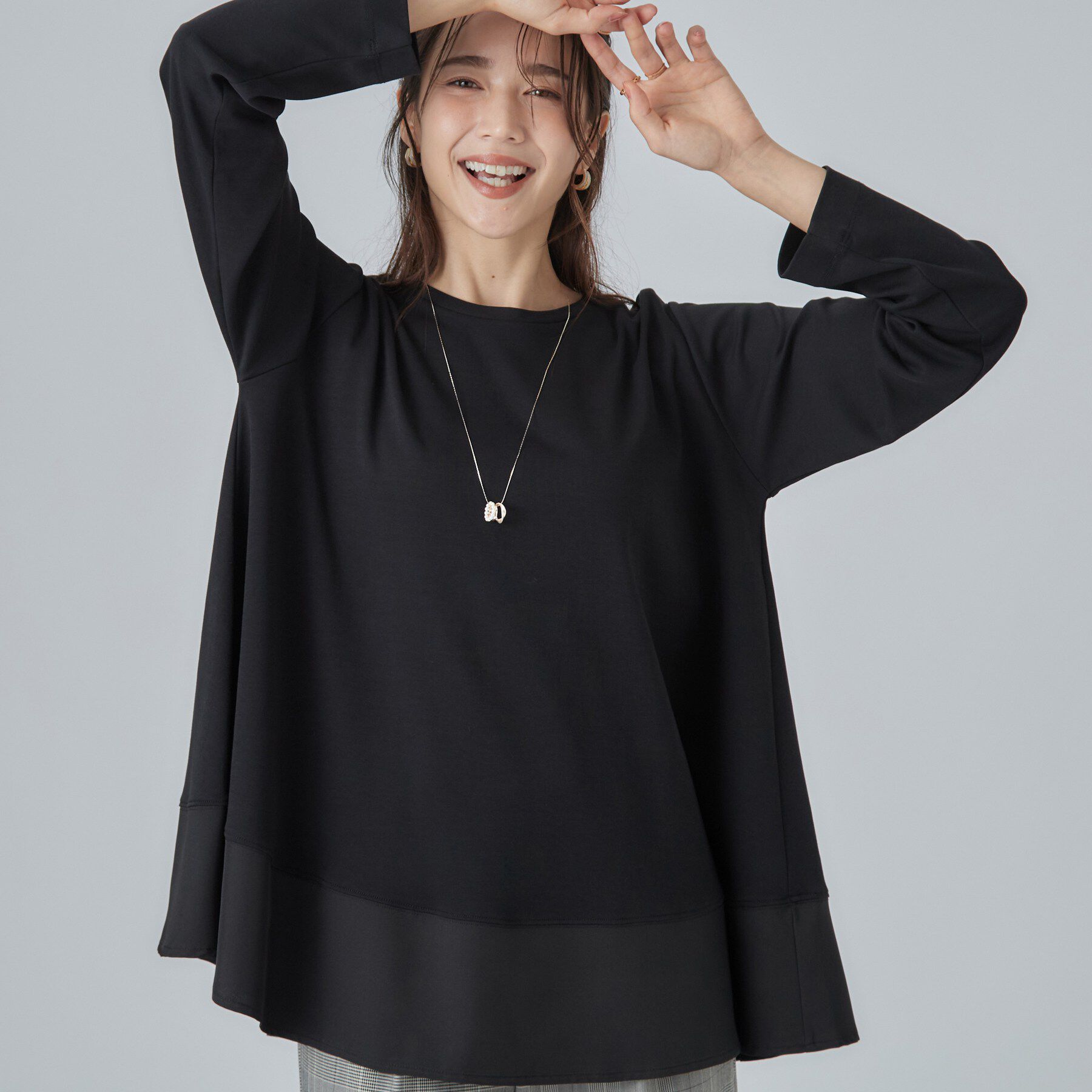 SHOO･LA･RUE「【S-LL/体型カバー】すっぽり隠れる 裾切り替えAライン長袖ゆるトップス」|Tシャツ・カットソー|ブラック(019)
