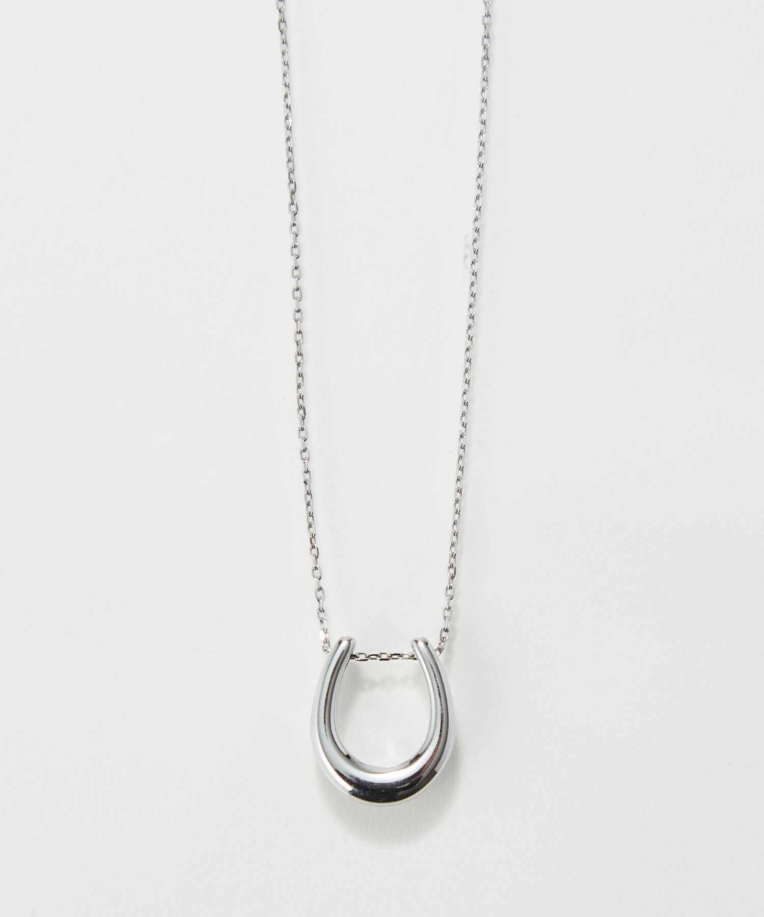 Phoebe「【金属アレルギー対応】メタリックホースシューネックレス　シルバー　ステンレス/馬蹄/蹄鉄/ギフト」|ネックレス|