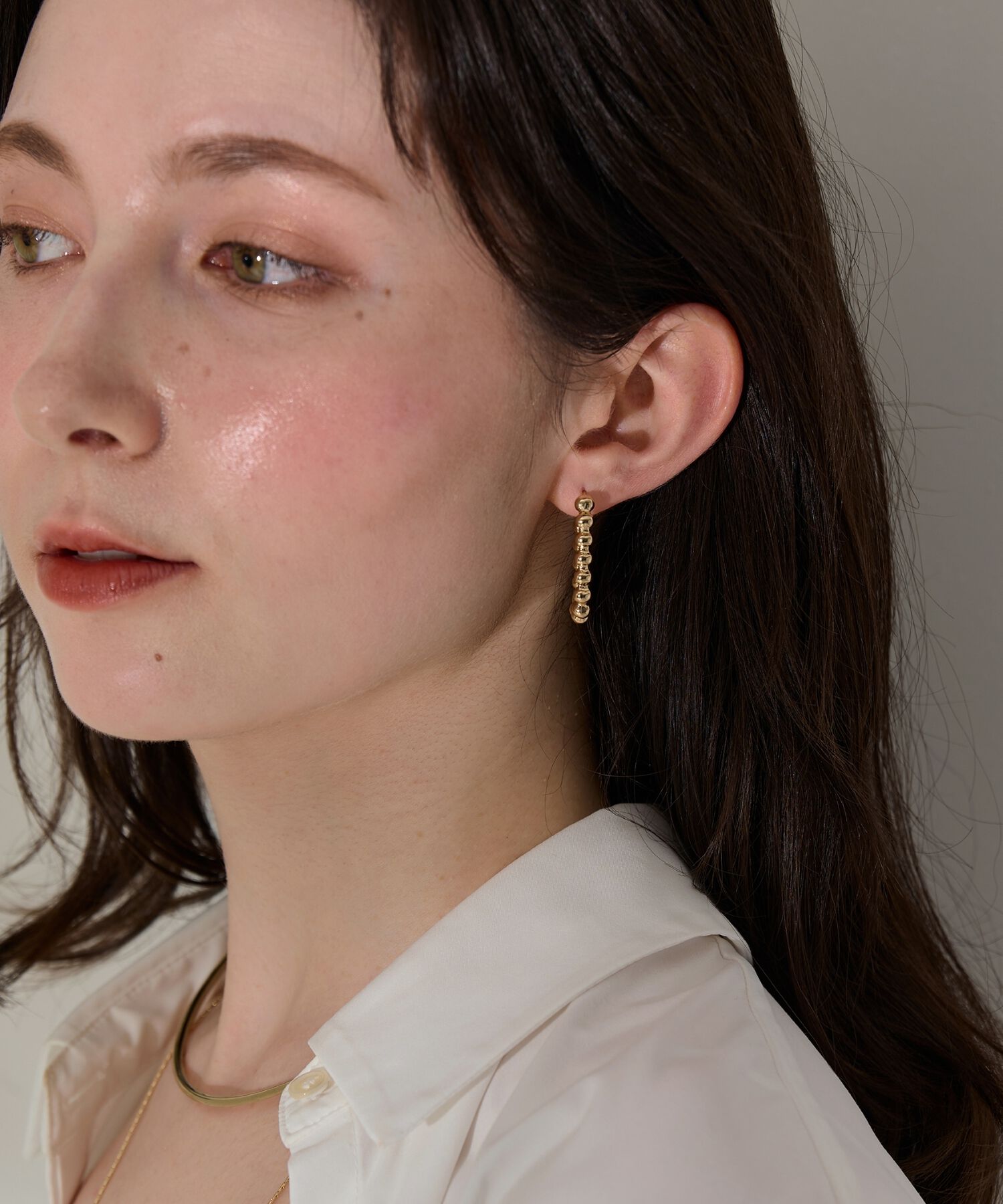 Phoebe「【金属アレルギー対応】バブルオーバルフープピアス　ゴールド」|ピアス|