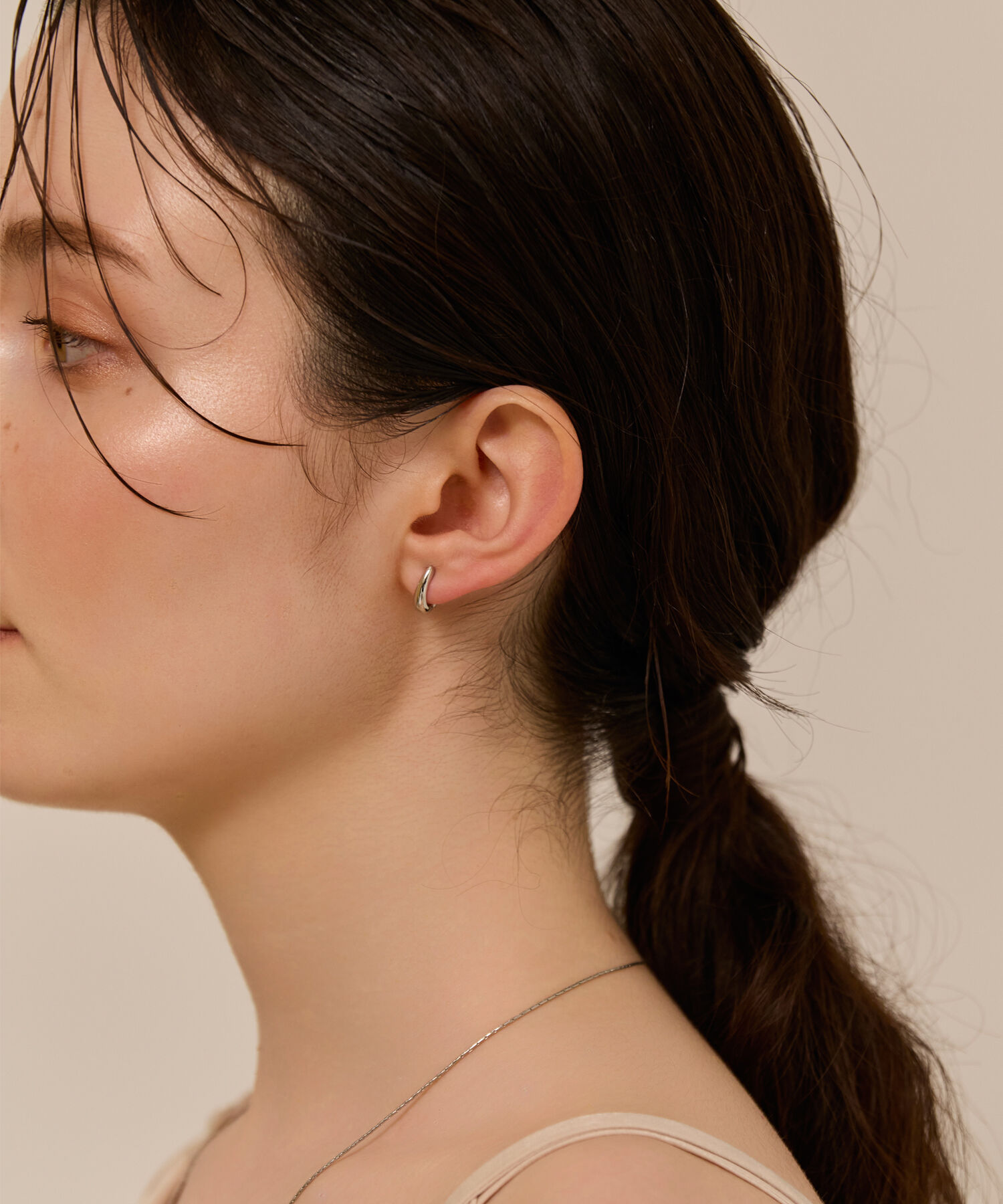 Phoebe「【金属アレルギー対応】スキニードロップフープワンタッチピアス　シルバー/ニッケルフリー」|ピアス|