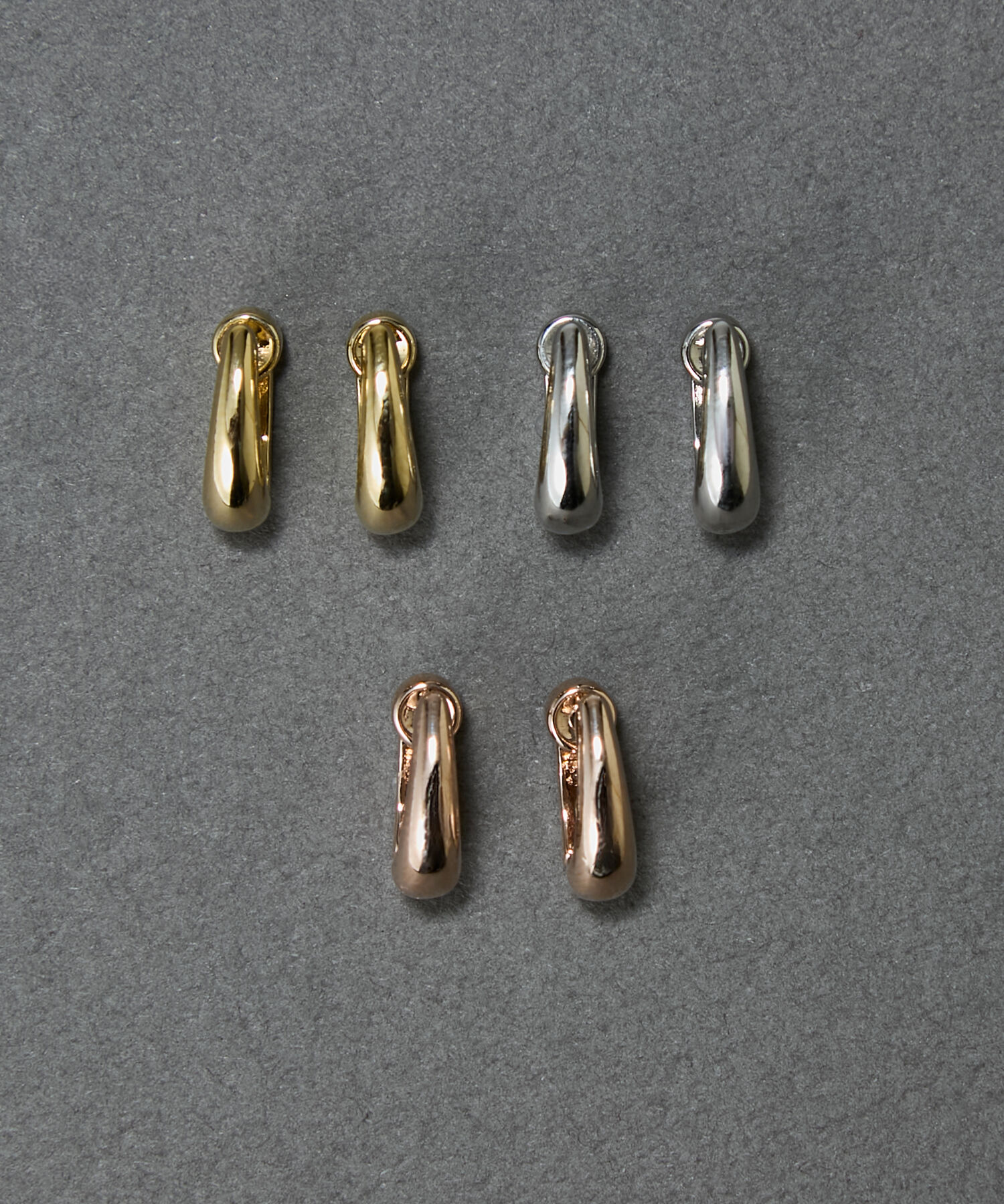 Phoebe「【金属アレルギー対応】スキニードロップフープワンタッチピアス　シャンパンゴールド/ニッケルフリー」|ピアス|