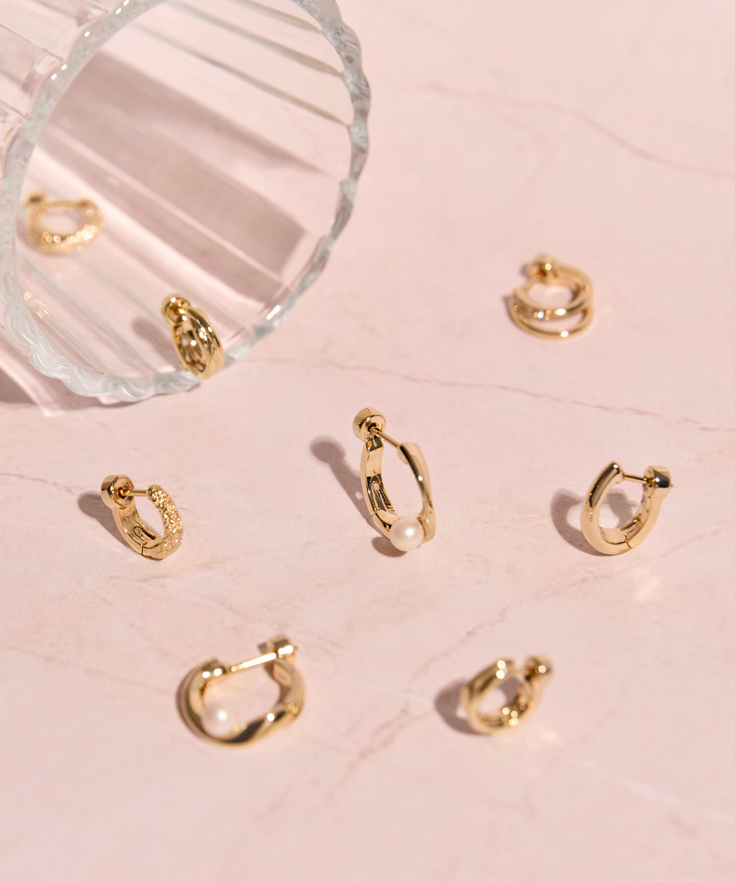 Phoebe「【金属アレルギー対応】ラインフープワンタッチピアス　ゴールド/ニッケルフリー」|ピアス|
