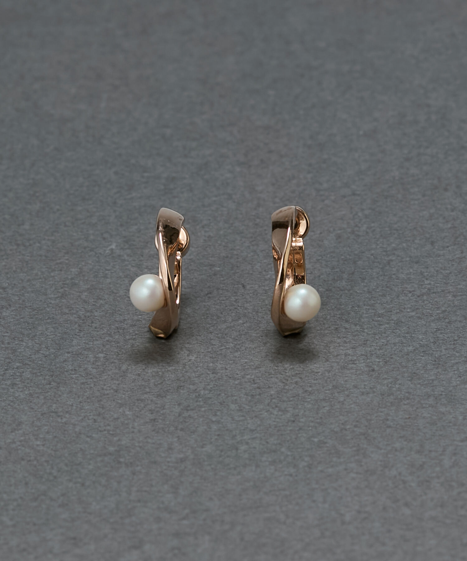 Phoebe「【金属アレルギー対応】ライナーパールフープワンタッチピアス　シャンパンゴールド/ニッケルフリー」|ピアス|