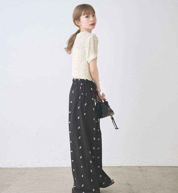  「【WEB限定追加/2サイズ展開】フラワーステッチワイドパンツ」|チノ|