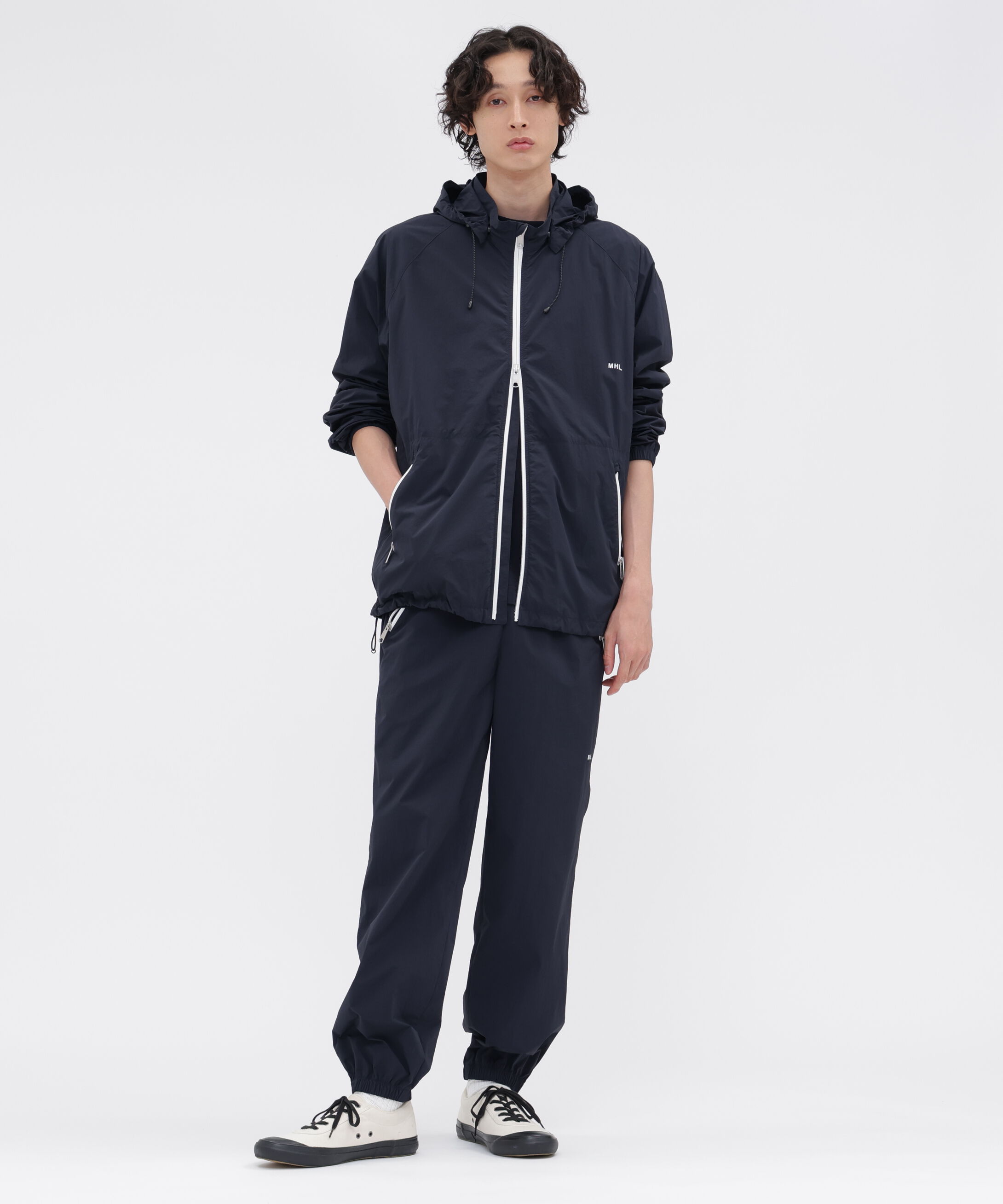 MHL.「MHL. UTILITY WEAR LIGHTWEIGHT NYLON POPLIN BLOUSON」|ブルゾン・スタジャン|