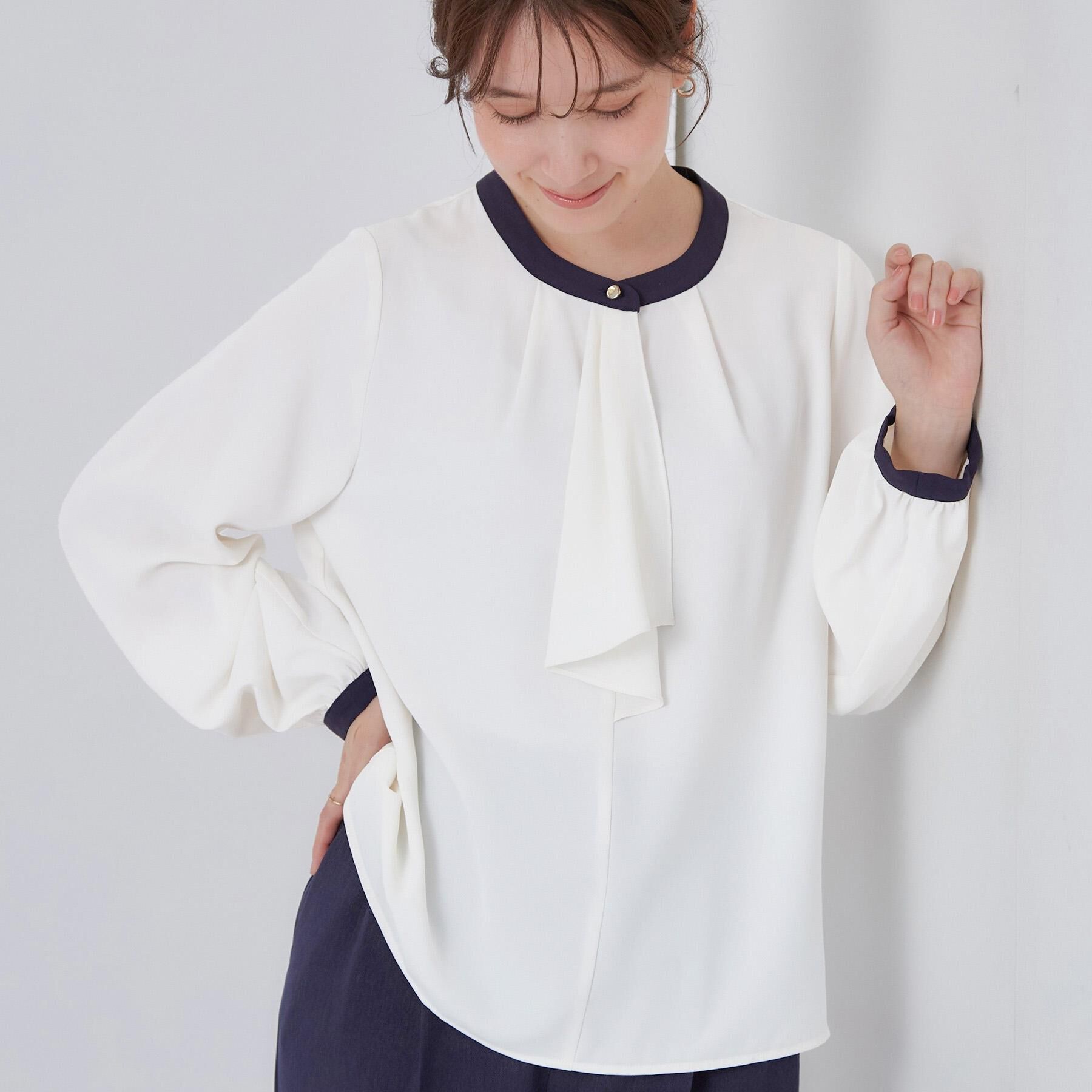 SHOO･LA･RUE「【通勤/UV/洗濯後しわになりにくい/S-LL】大人の上品スタイルに ボウタイ風ブラウス」|シャツ・ブラウス|オフホワイト(003