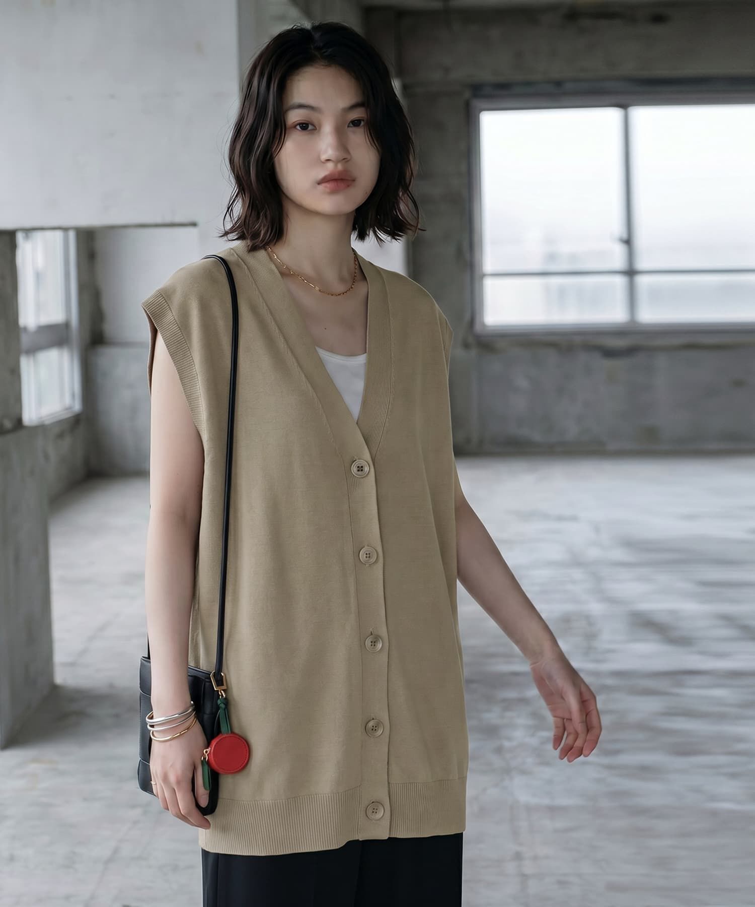 STYLE DELI「【BLK001】レーヨンポリＶネックオーバーサイズベスト」|ベスト・ジレ|