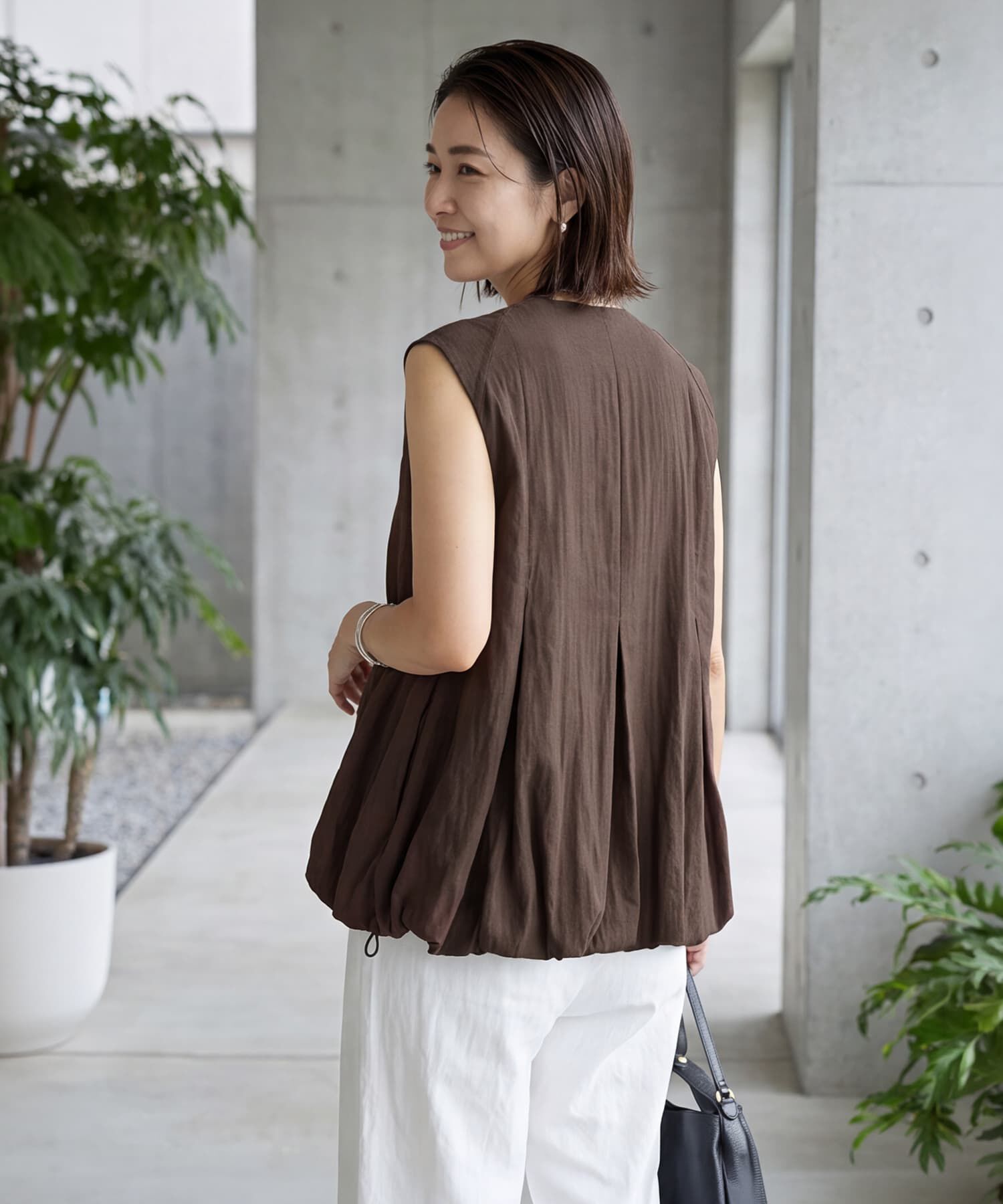 STYLE DELI「【selection】シボ入り裾タックバルーンジレ型tops」|ベスト・ジレ|