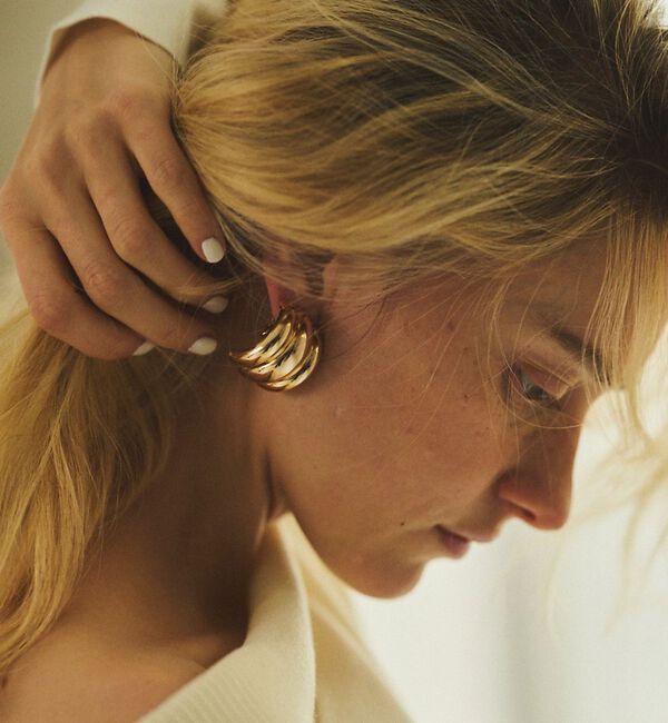 Rouge vif「【LILI CLASPE/リリクラスプ】ELSA SHIELD EARRINGS」|ピアス|
