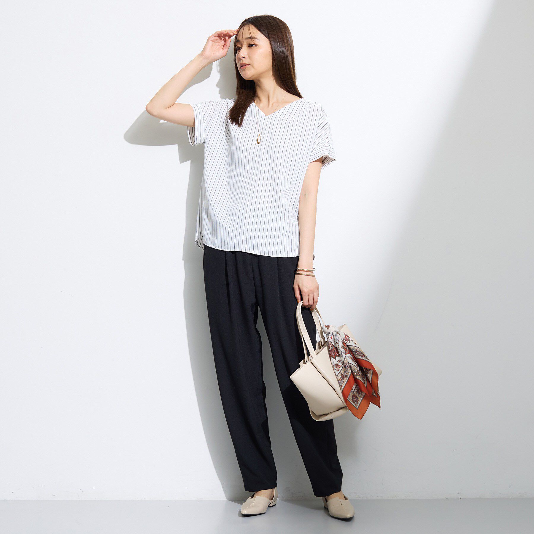 INDIVI「【清涼感／UVケア／接触冷感】Vネックストライプブラウス」|シャツ・ブラウス|